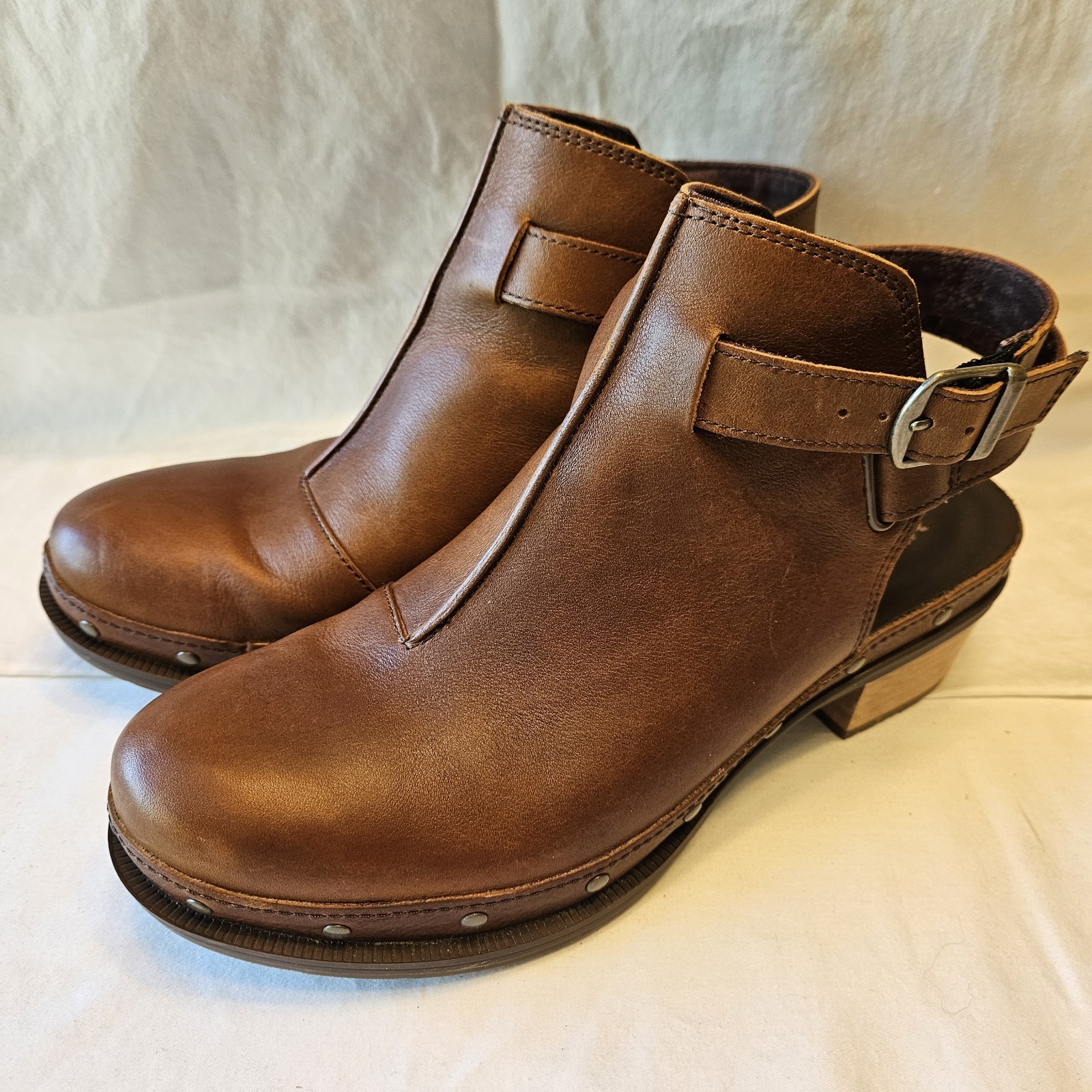 Chaco Cataluna Clog 7.5 Brown Leather Block Heel Ankle Strap Studs Boho UNWORN!