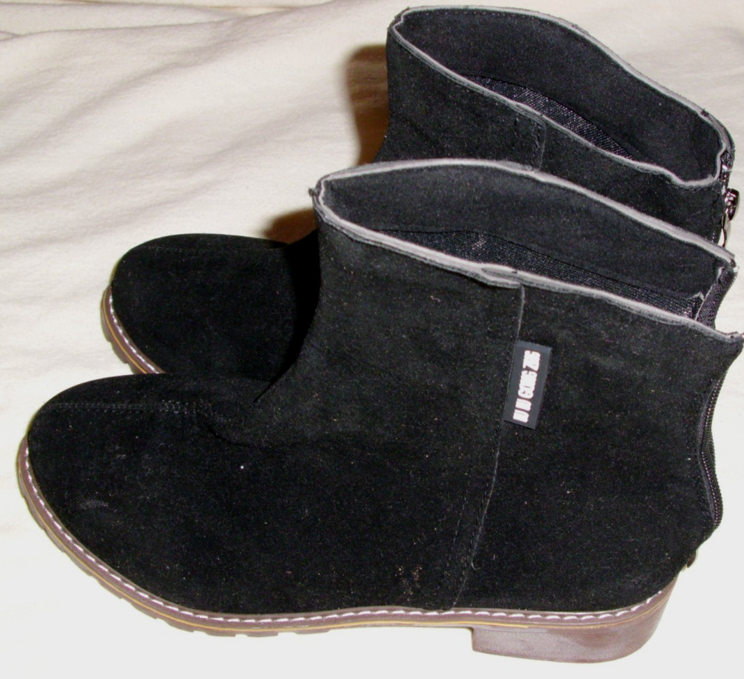 Size 40 Black Suede IU IU Gong ZHG Back Zip Unlined Ankle Boots