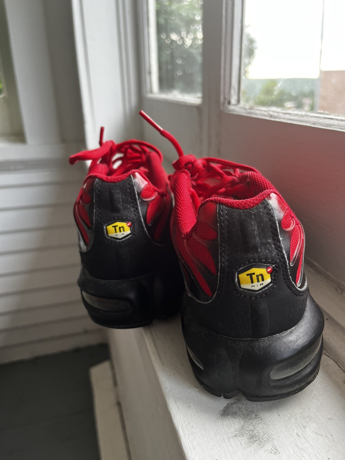 Nike Air Max Plus University Red Black Womens Size 8.5 Shoes Sneakers CI5649-600
