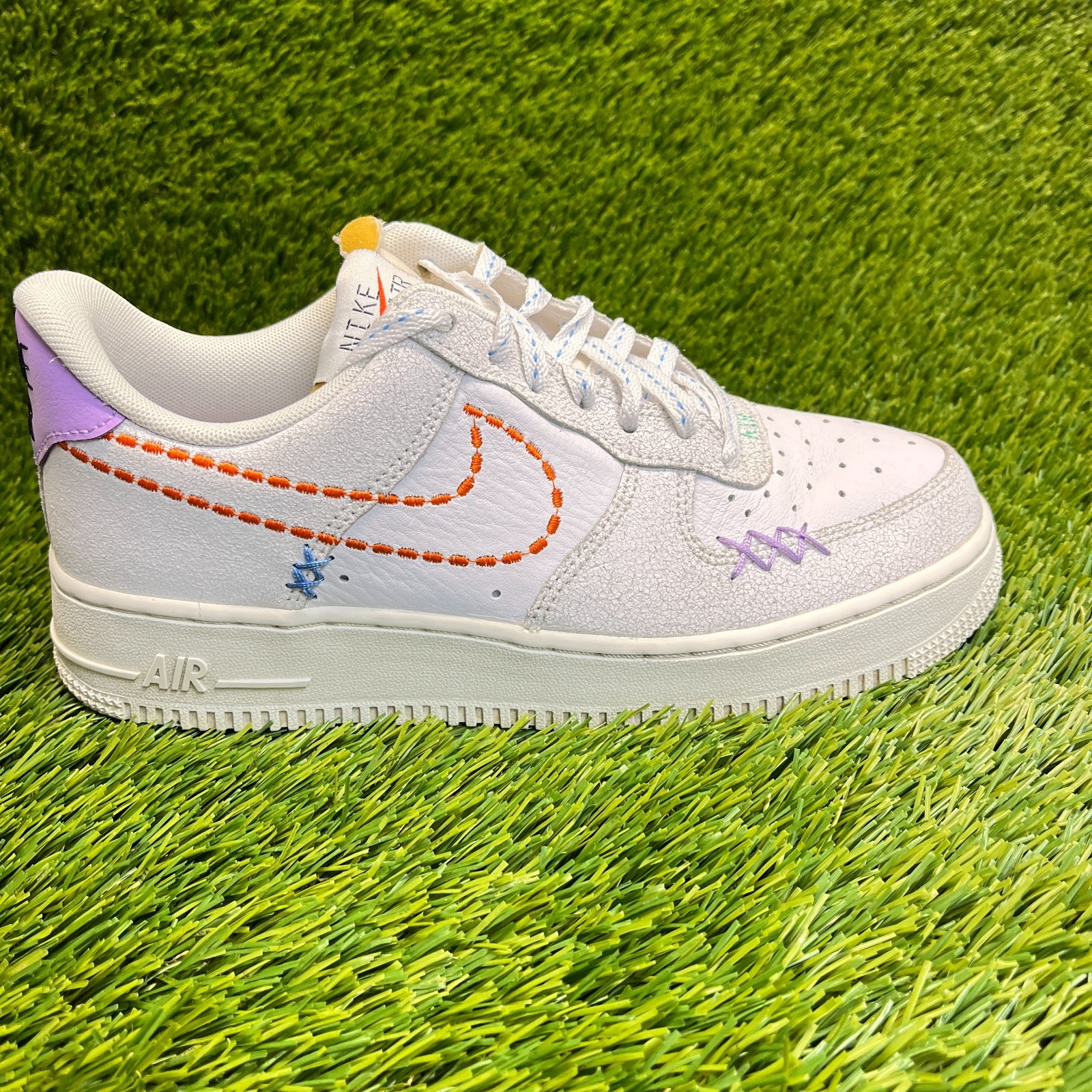 Nike Air Force 1 Low ’07 SE Womens Size 7.5 White Sail Athletic Shoes Sneakers