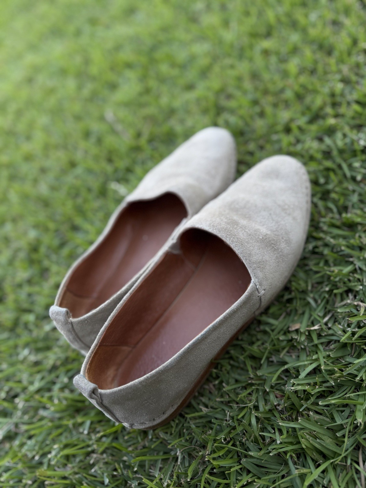 Frye Women’s Beige Suede Slip-On Flats Solid Round Toe US 7.5