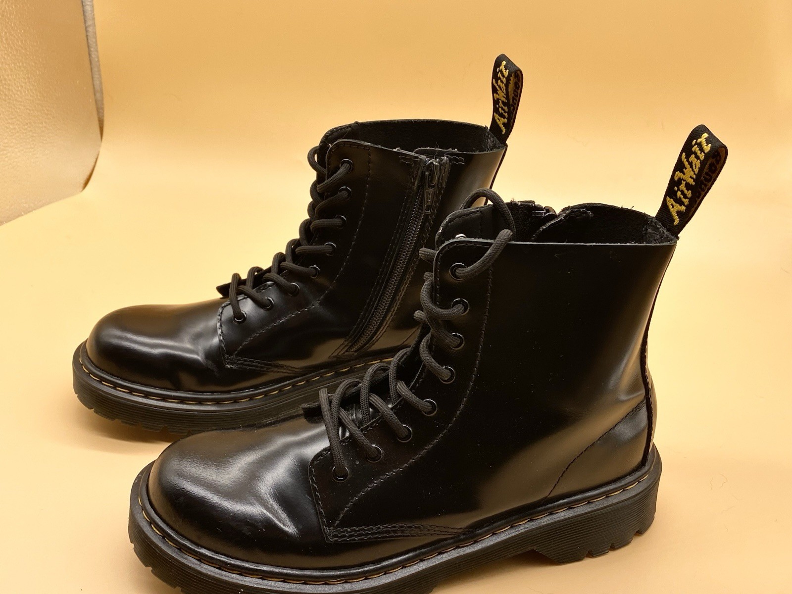 Dr. Martens Pascal 1460 Virginia Leather Boots for Women, Size US 6 – Black