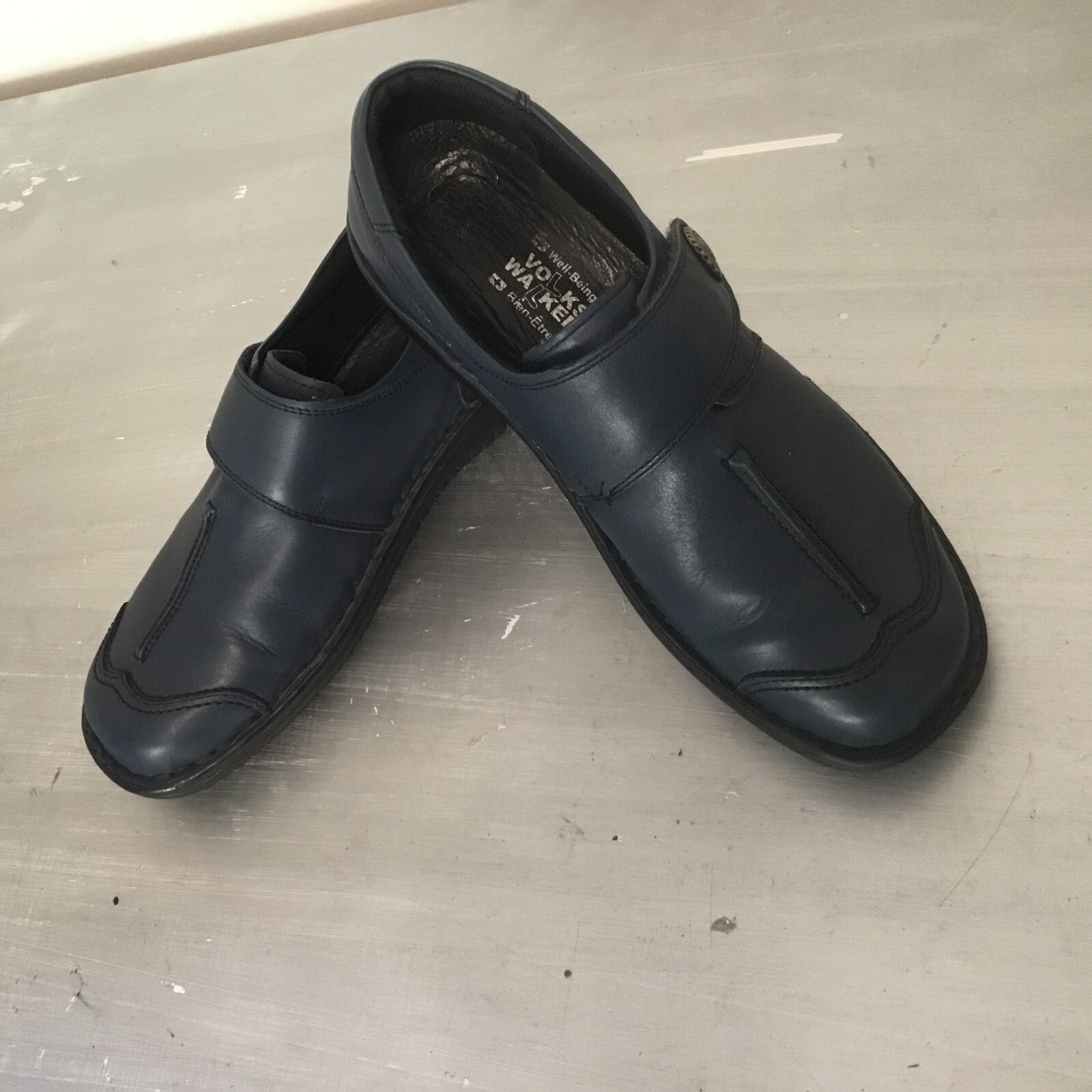 Volks Walkers Koeln Slip-On Navy leather loafers Hand Size 41 Eur (10/10.5 US )