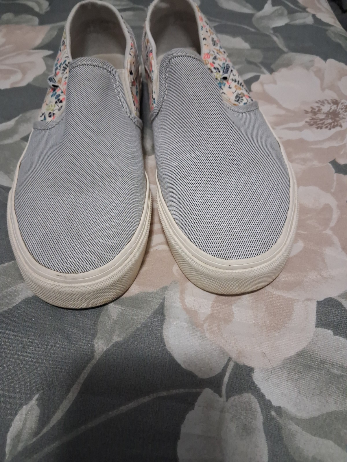 VANS Size 6.5 In Great Condition Multicolor Floral / Denim Look Women’s Shoes
