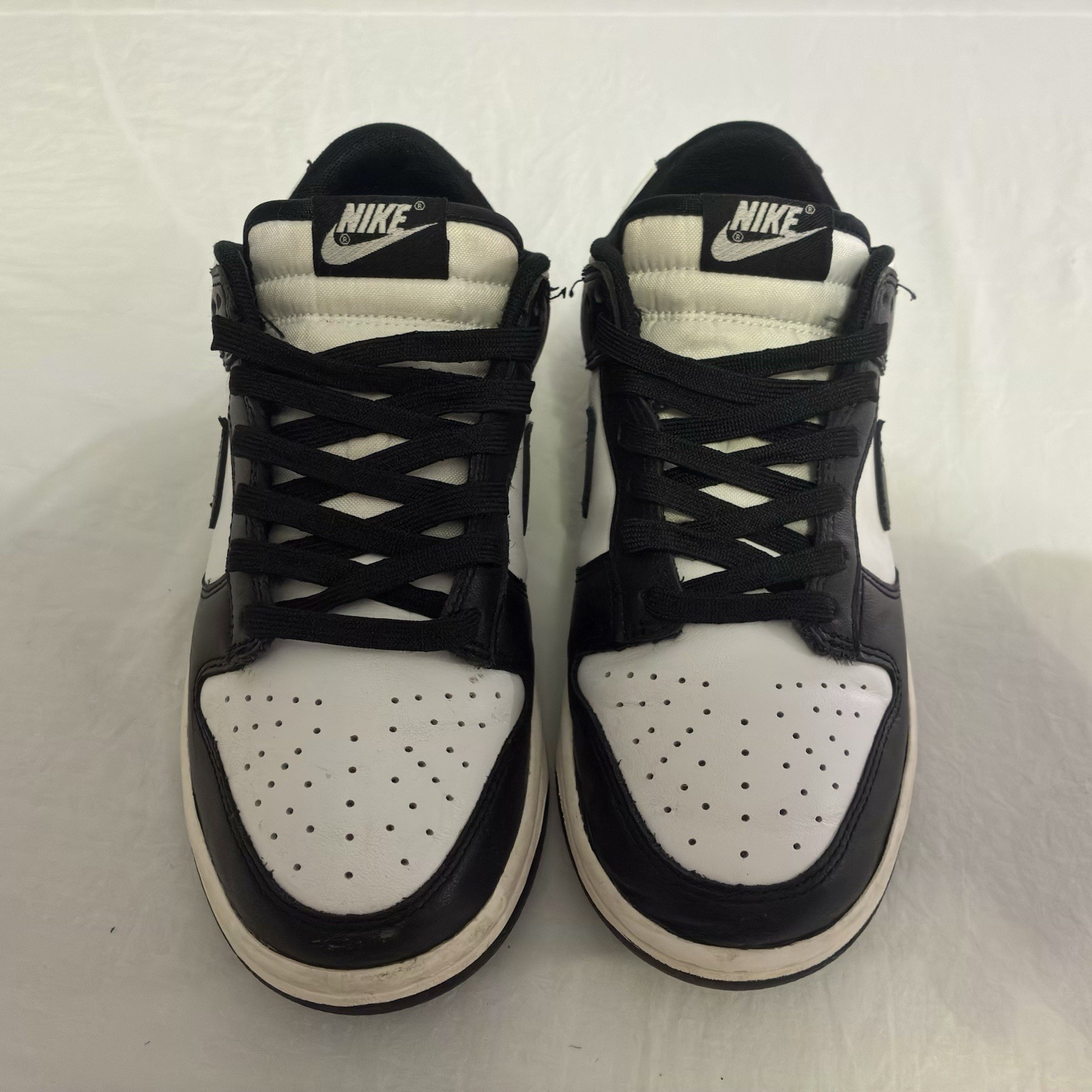Nike Dunk Low panda (men’s 6) (woman’s 7.5)