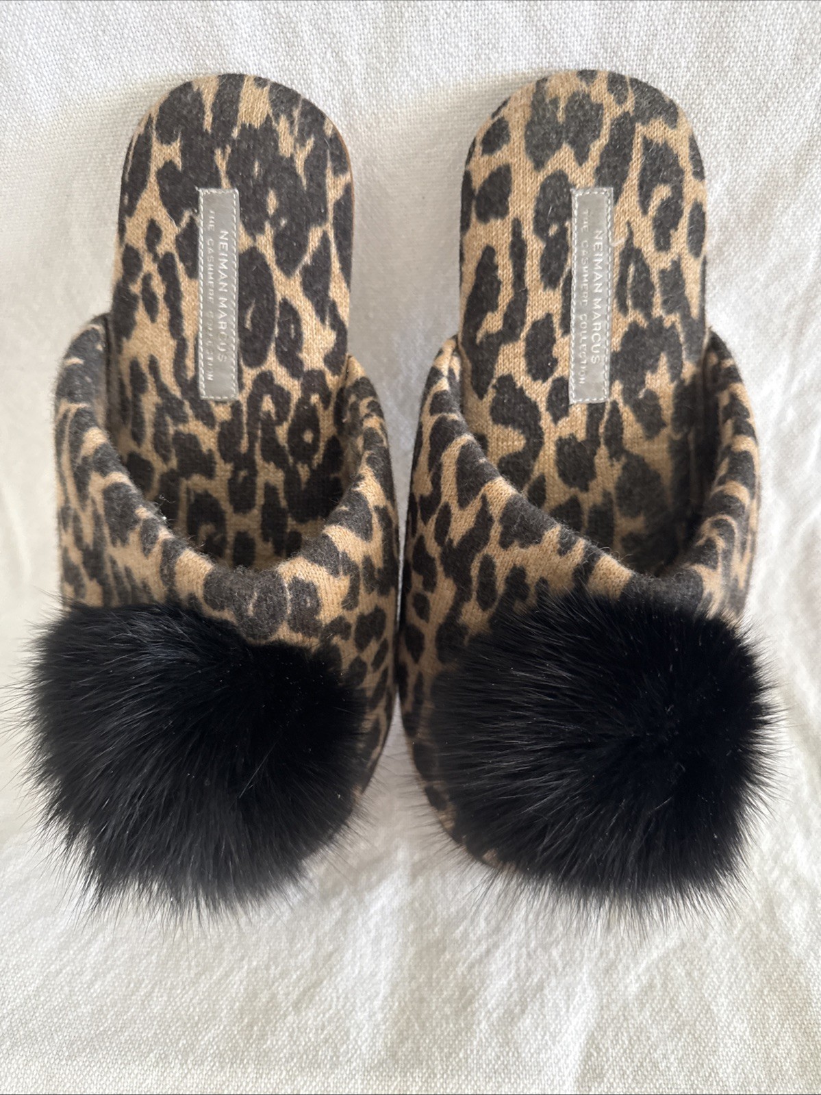 Neiman Marcus Women’s Brown Leopard Slipper With Fur Pom Pom Cashmere Size M