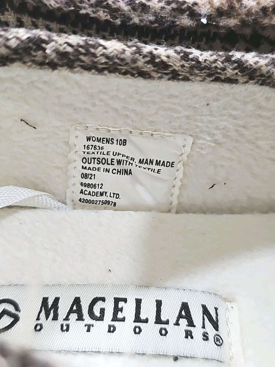 Magellan OutDoors Shoes Loafers Slip Ons Women Size 10B Brown Plaid.