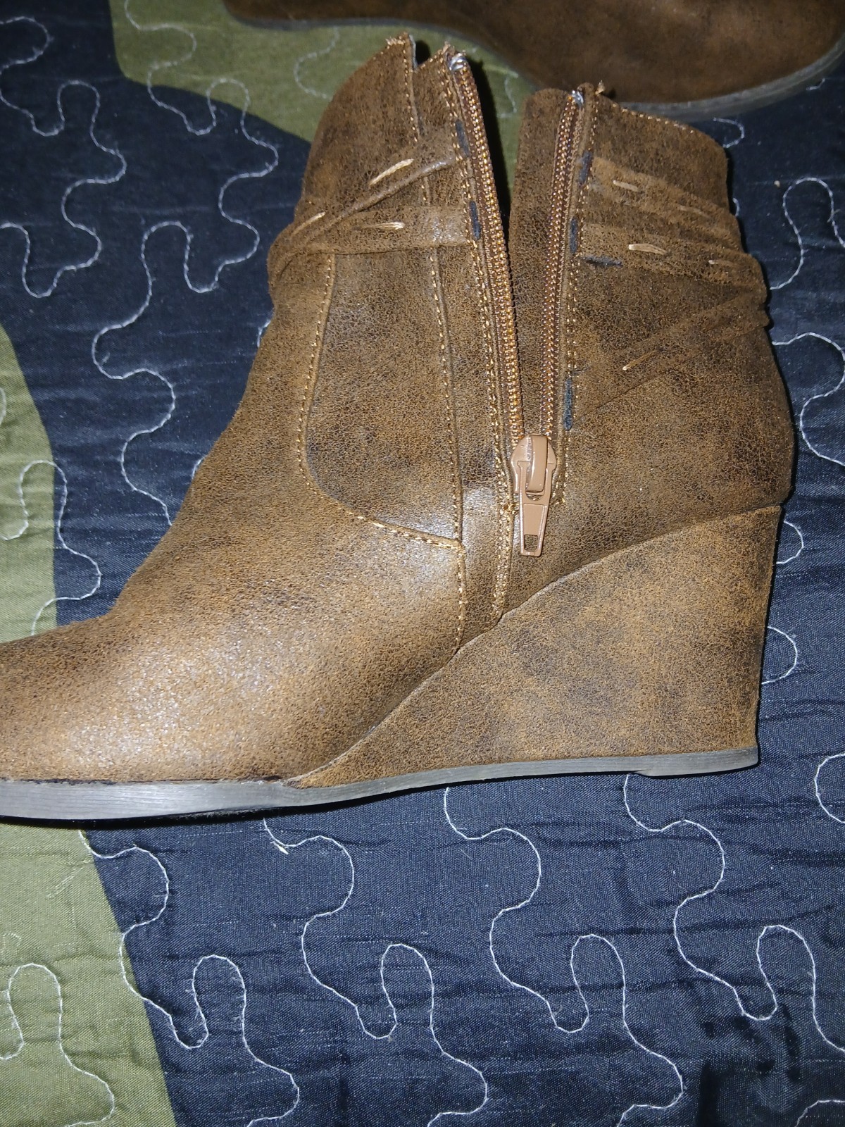 Sugar SGR-HIYA Brown Wedge Ankle Bootie Zip Tassel Comfort Lined Women 6