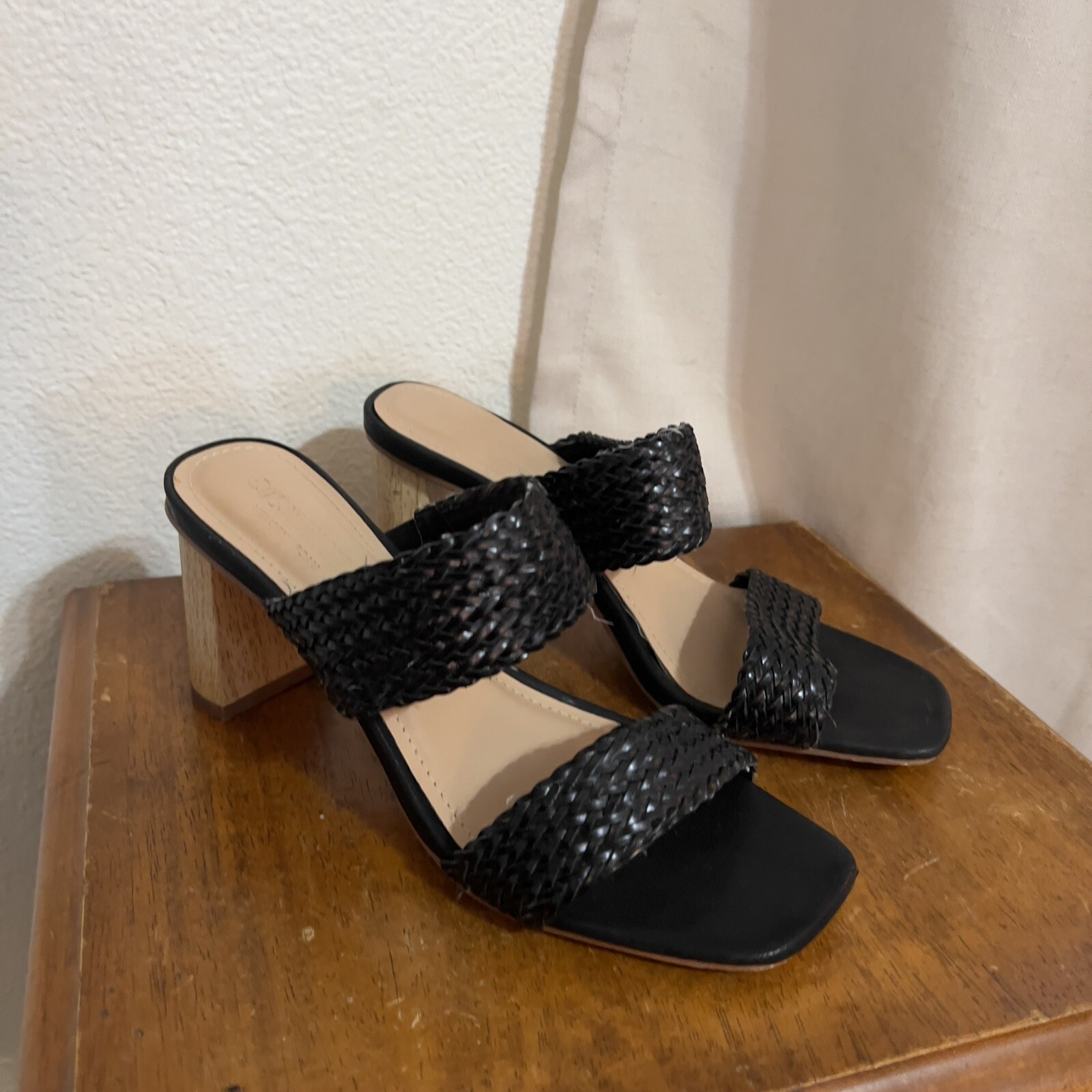 CUSHIONAIRE Womens Ilya Woven Band Strap Low Block Heel Slide Sandal Memory Foam