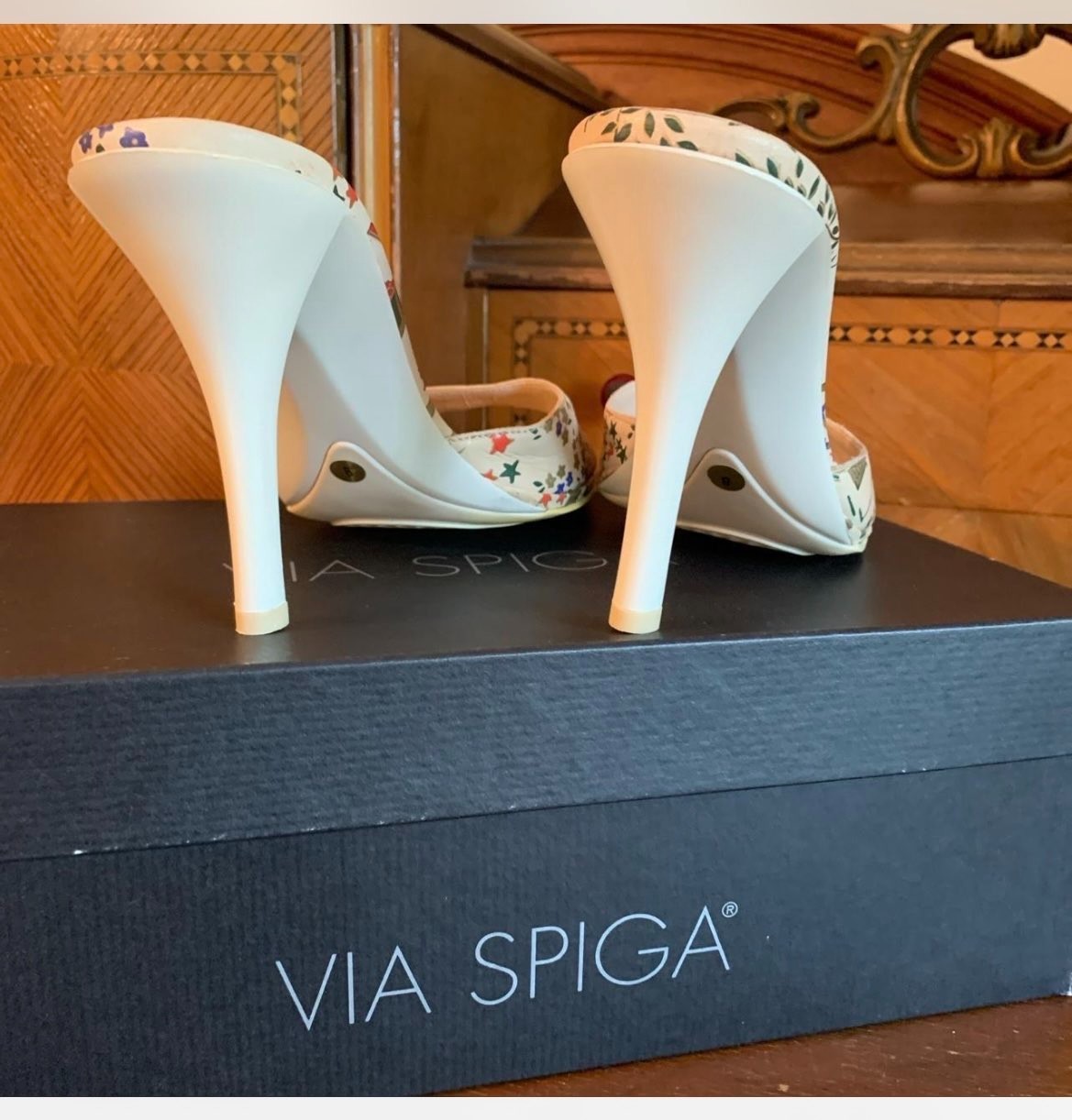 Brand New with Box Via Spiga Beige Spring Pattern Heels Size 8M