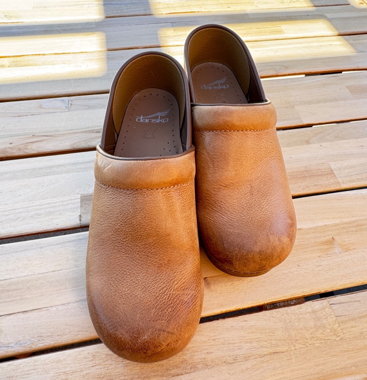 DANSKO PROFESSIONAL HONEY DISTRESSED CLOGS 306-581464 WOMEN EU 39 US 8.5-9