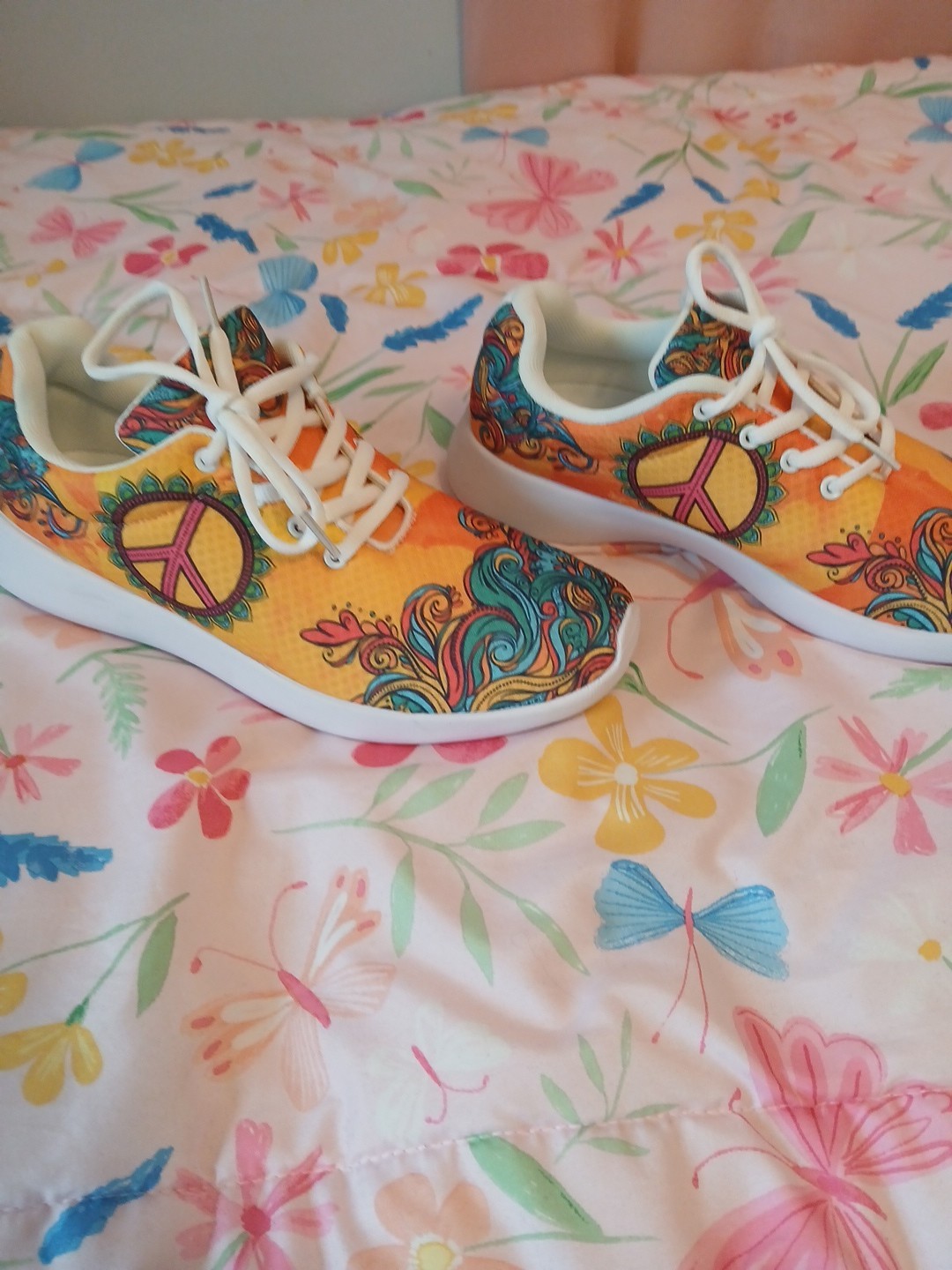 Unisex Yes We Vibe Knockoff Unbranded Sneakers Multicolor Size 8 Men 10 Women
