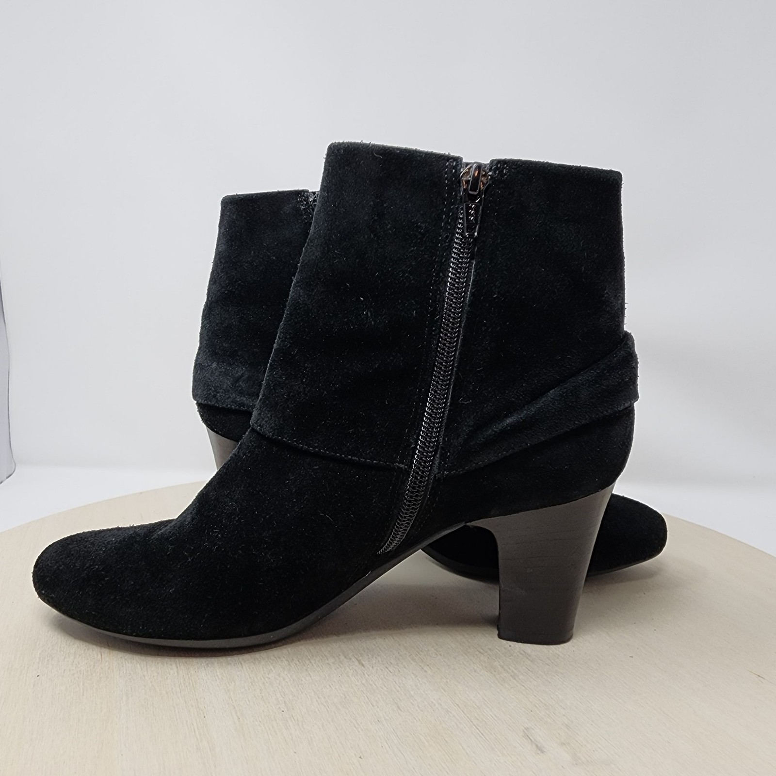 Ditto Vaneli Ankle Boots Womens Black Suede 8.5 Tassel Zip 2.5″ Stack Heel Boho