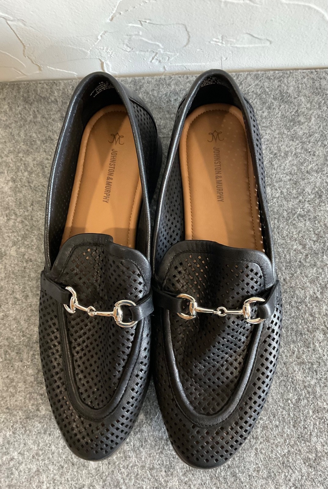 JOHNSTON & MURPHY Black Glove Leather loafer Sz 8.5 in EXCELLENT condition!