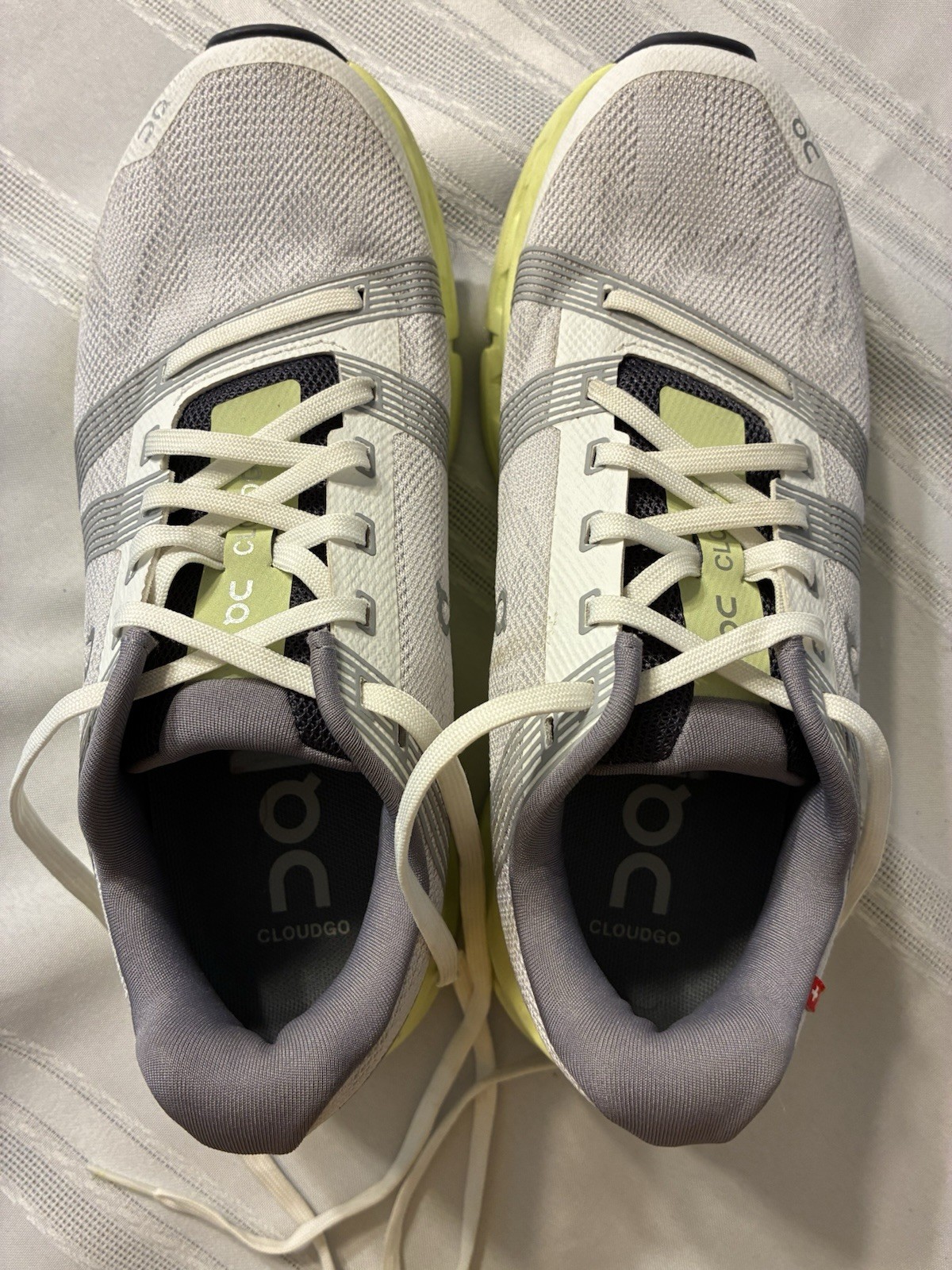 On Cloud women’s size 6 running tennis shoes active cloud tec grey yellow white