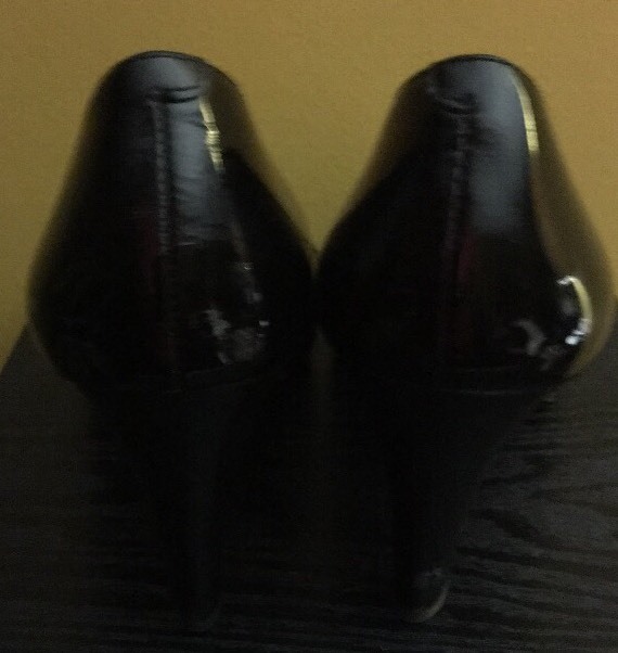 COLE HAAN Black Patent Leather Semi- Round Toe Platform Pumps Sz 7.5B