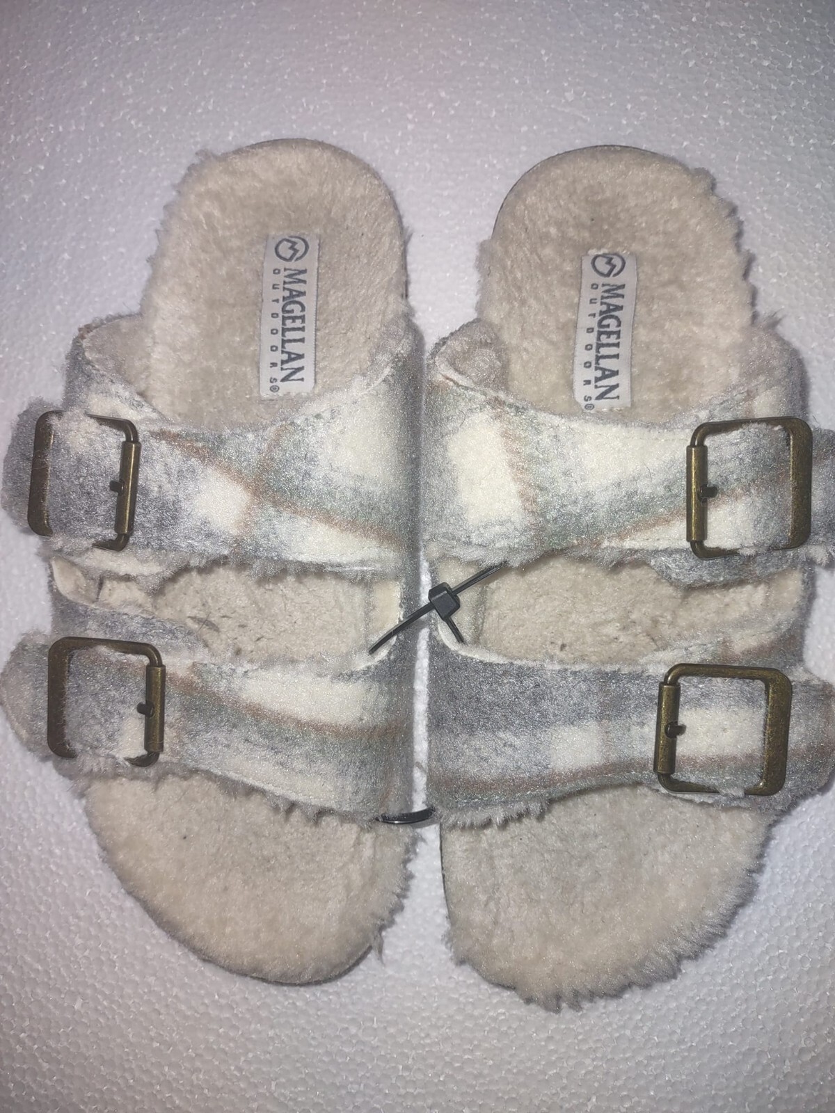 Magellan Outdoors Youth Girl’s Sherpa Slip-on Sandals Size S 5/6
