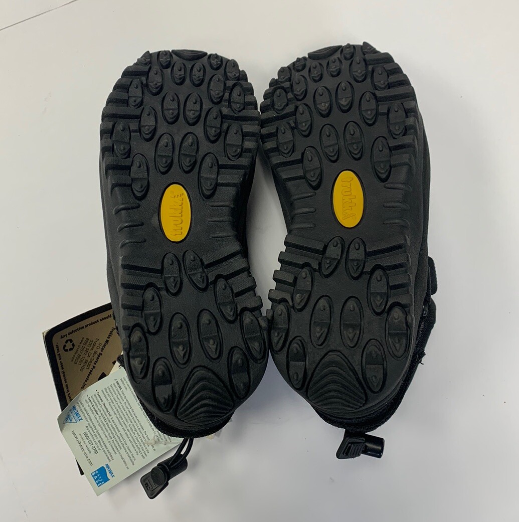 Trukke Black Aleutian Low Cut Boots Size 6 1/2 in