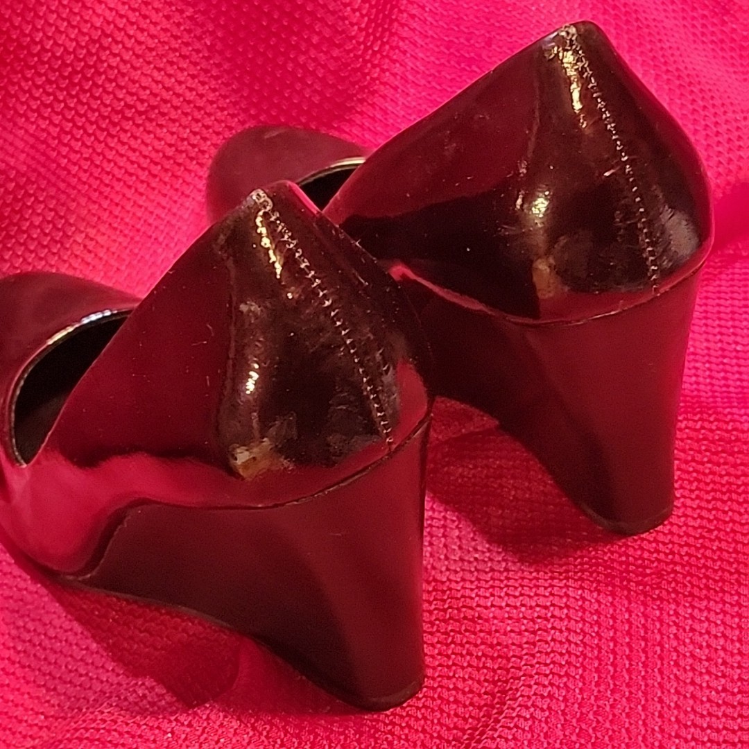 NEIMAN MARCUS Patent WINE / BURGUNDY Wedge Heel SHOES Size 6.5 leather 37 (?) eu