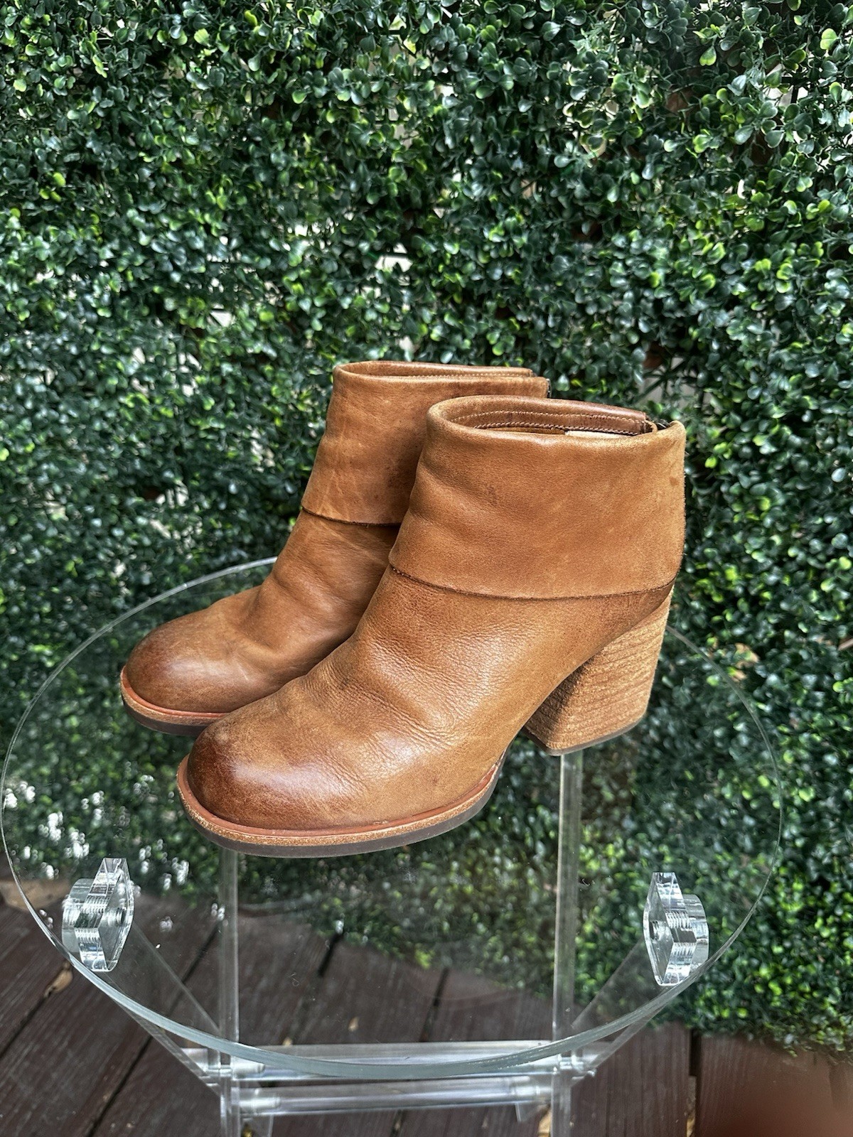 Kork-Ease Women’s Brown Suede Ankle Bootie. Block Heel Back Zip. Size 8.5
