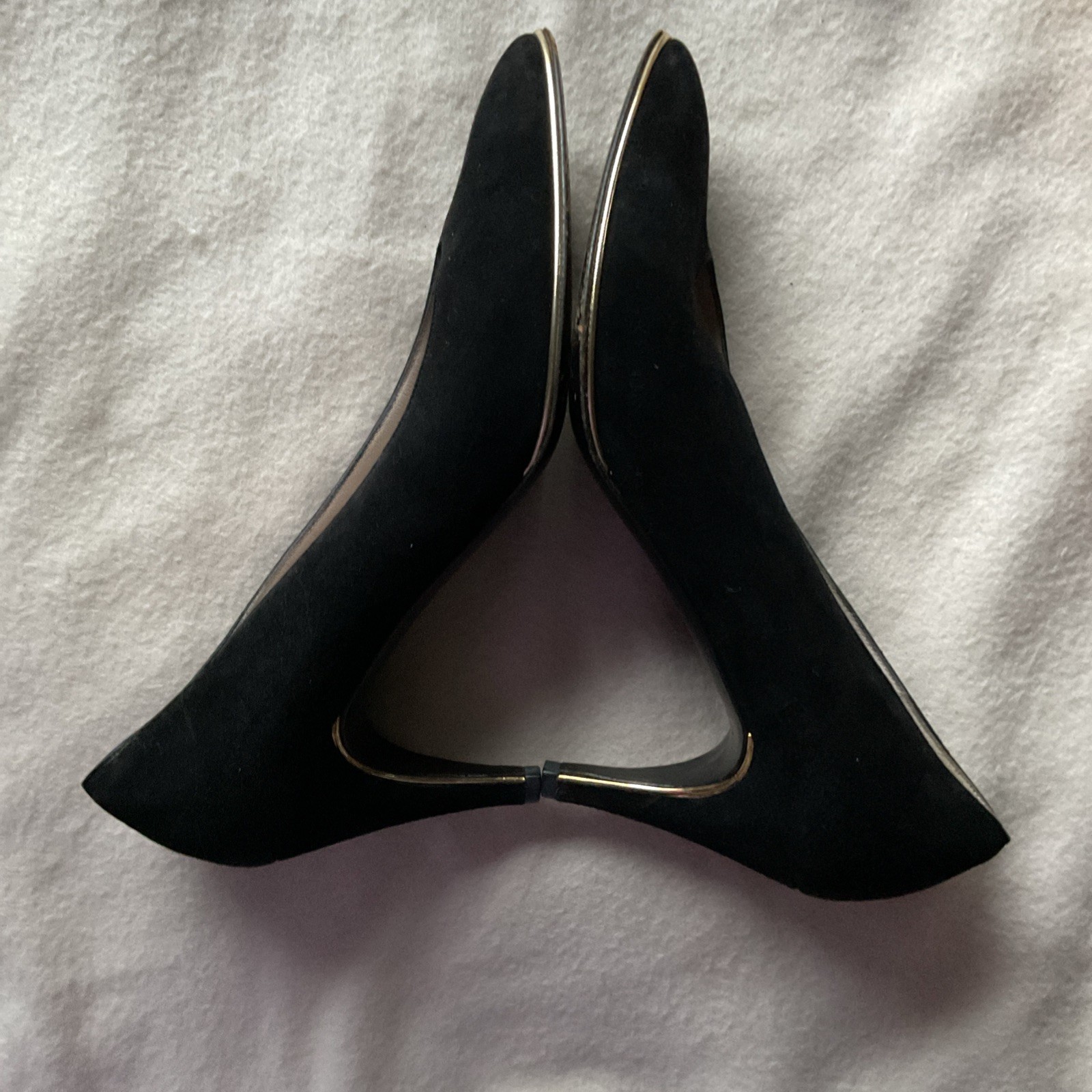 Bruno Magli BLACK Vintage Suede Pumps, Slip On 3.25″ HEEL Size 8AAA