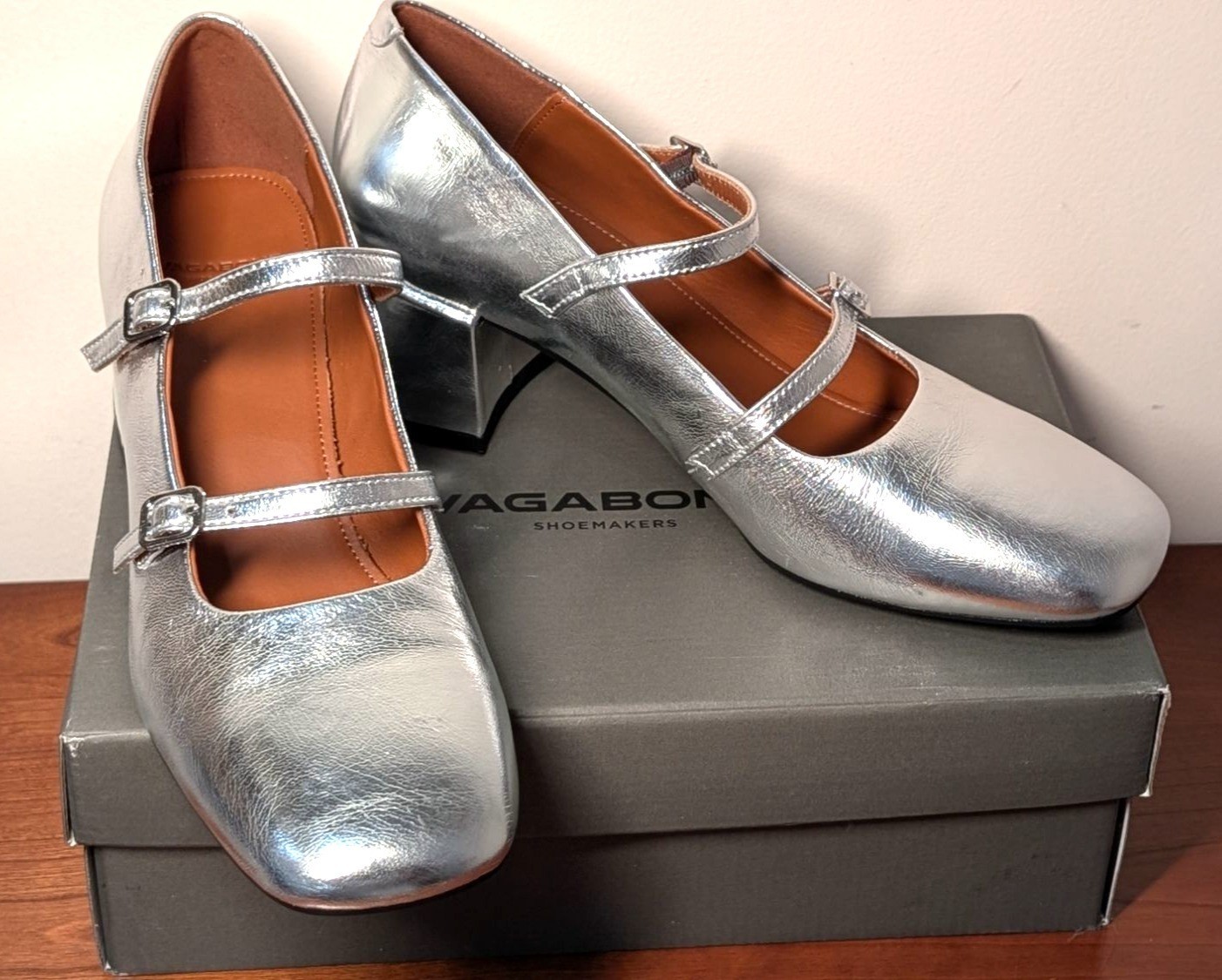 NEW Vagabond Adison Silver Leather Double Strap Mary Jane Pump, Size 39