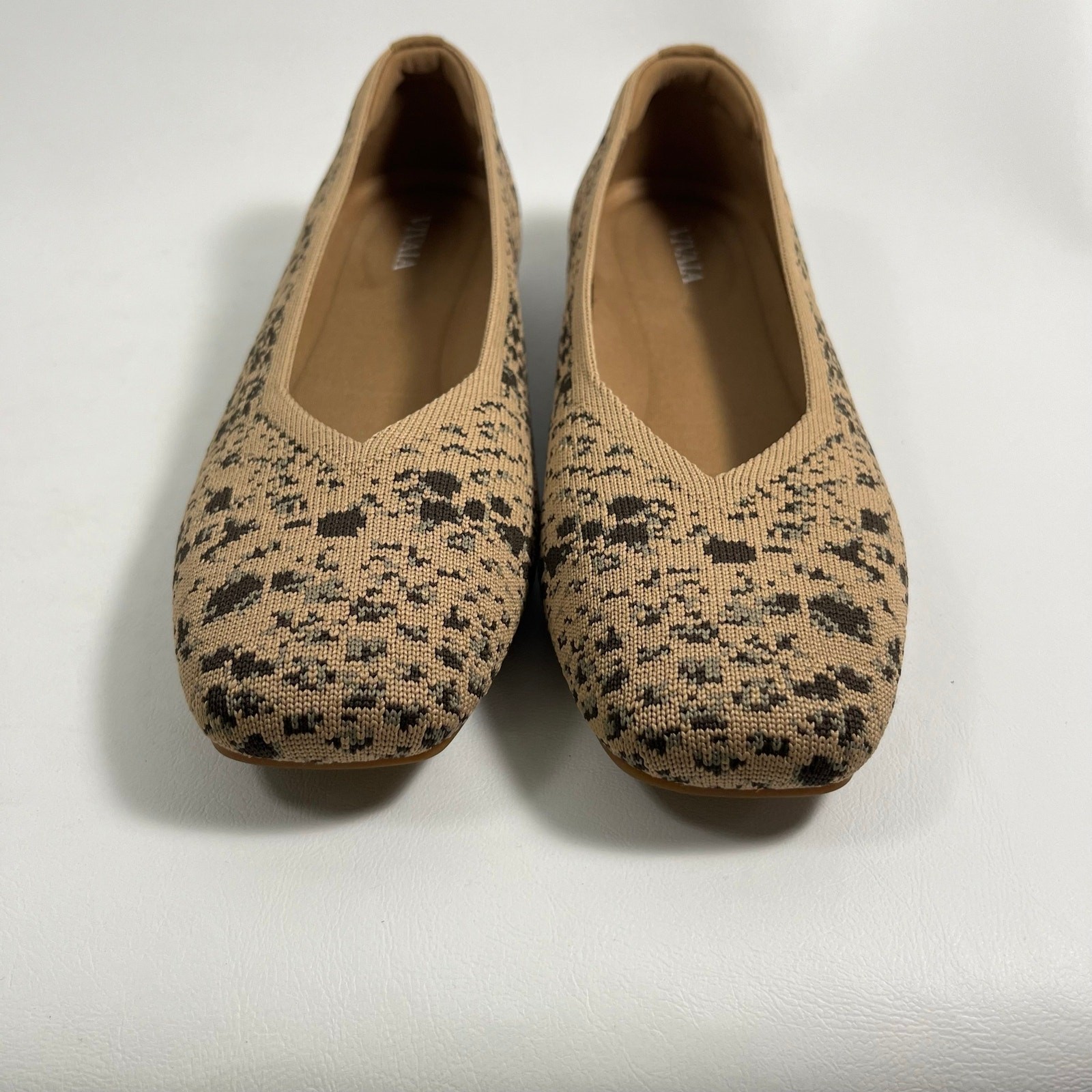 Vivaia Margot Walker Flats Snake Print V Cut Square Toe EU 36.5 US 6 Comfort