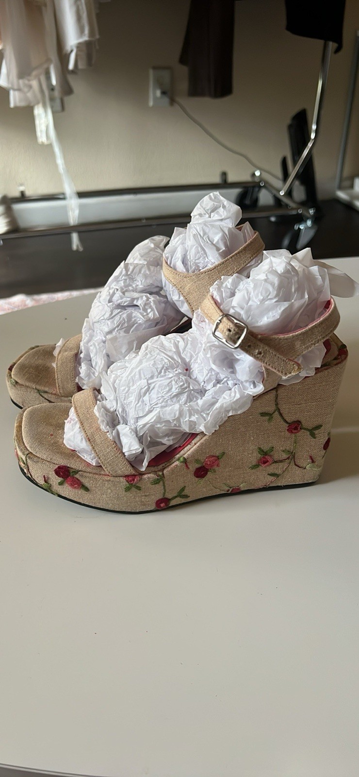 Vintage 90s RARE David Aaron Floral Embroidered Wedge Sandals Women’s Size 6 M