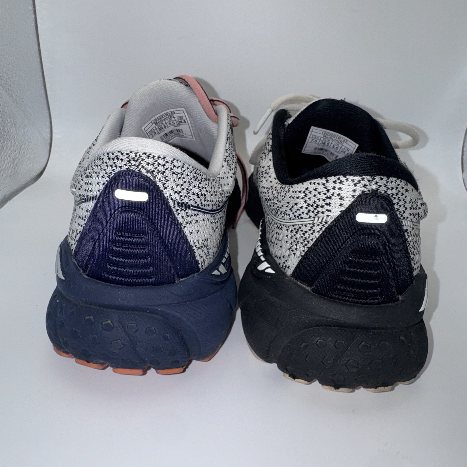 Brooks Adrenaline GTS 21 Women’s 7.5 Running Shoes READ Mismatched Pair