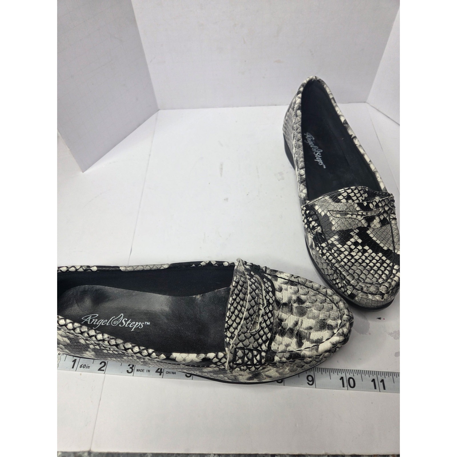 Angel Steps Womens Snakeskin Print Penny Loafers Black White Moc Toe Flats 9