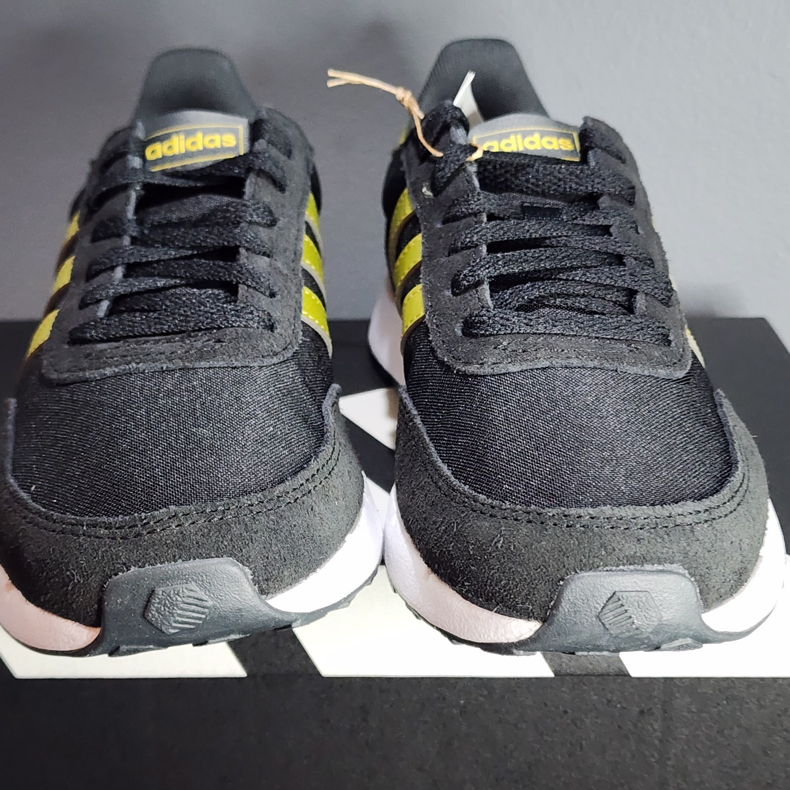 New Adidas Run 60s 2.0 Women’s Sz 6.5 Grey Gold GX1714 Gym Walking Running NWT+B