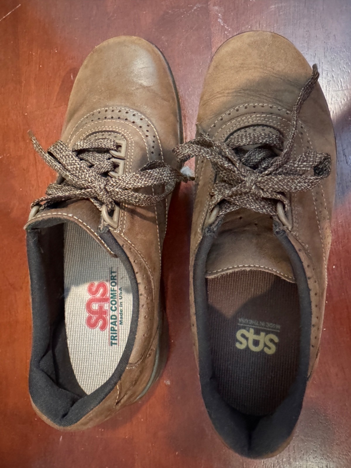 SAS Walk Easy Womens Walking Comfort Shoes Right Shoe 7M. Left Shoe 8M Brown NEW