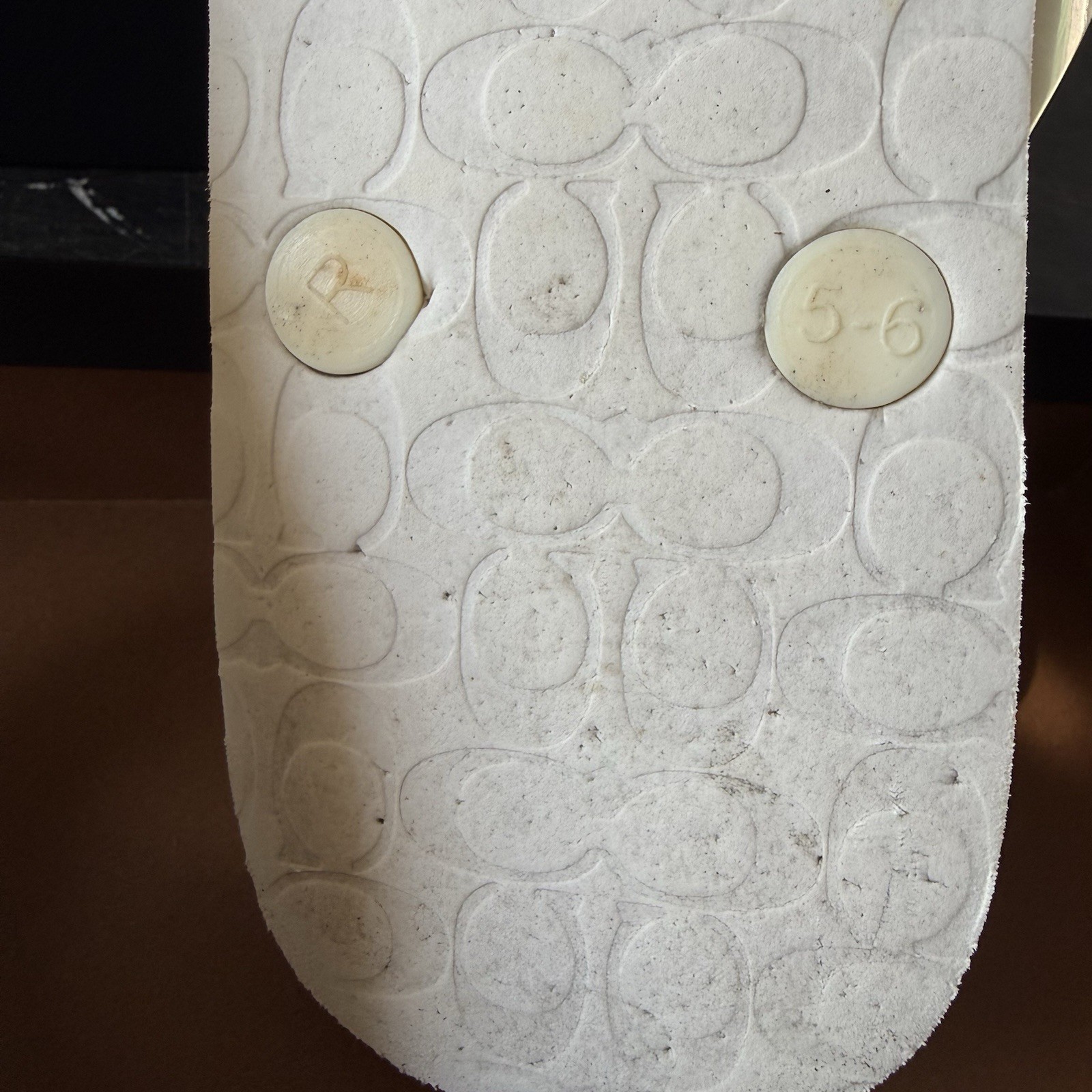 Coach Abbigail Turnlock Logo White Thong Sandals 2016 Womens Size 6 + Box