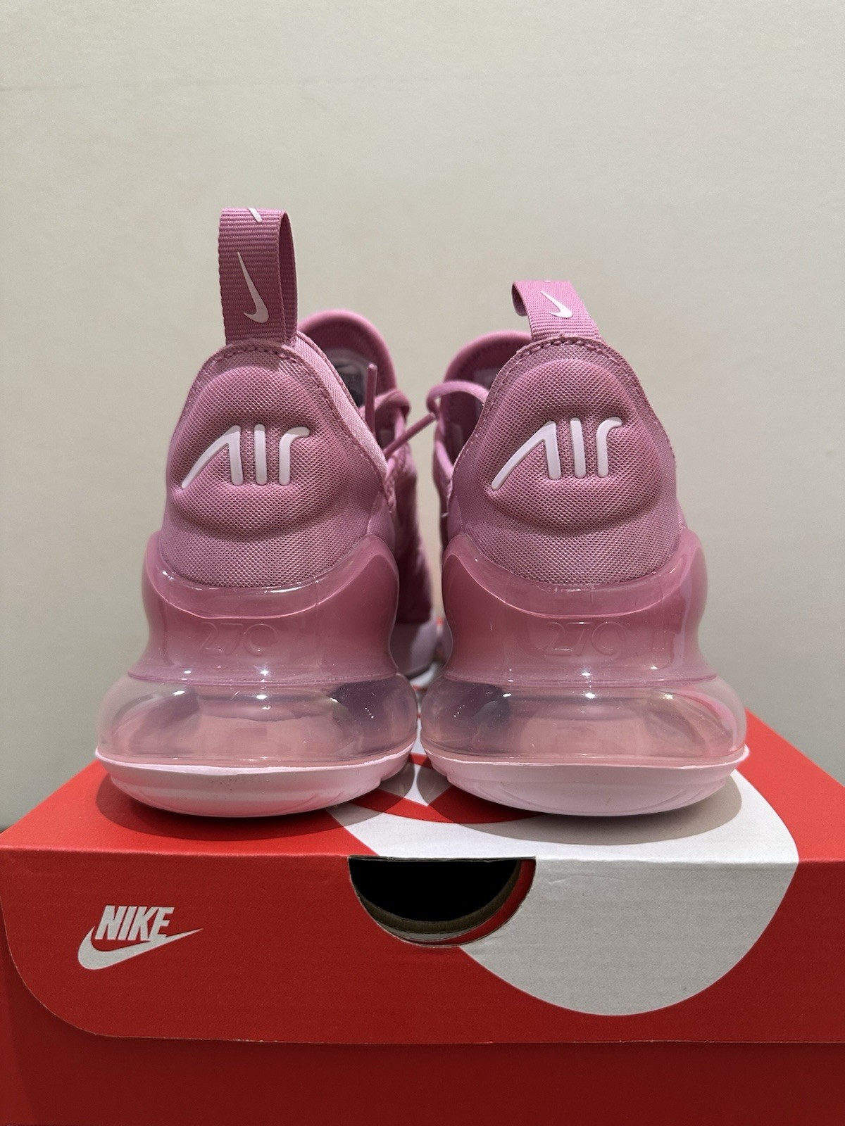 NIB GS Sz 6.5Y ==~ Women 8 Nike Air Max 270 Magic Flamingo Pink Foam HQ1553 646