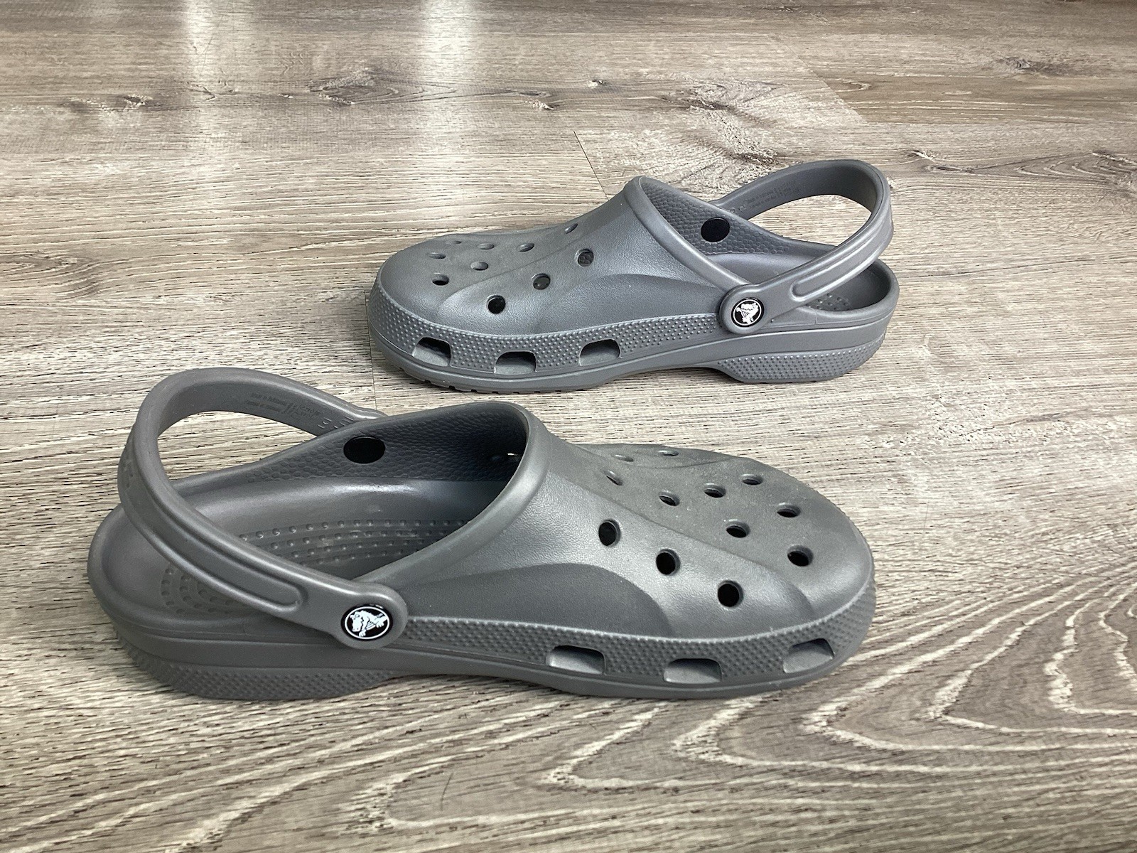 Crocs Baya Clog Mens 8 Womens 10 Grey Sandals Shoes Slip on Comfort 10126