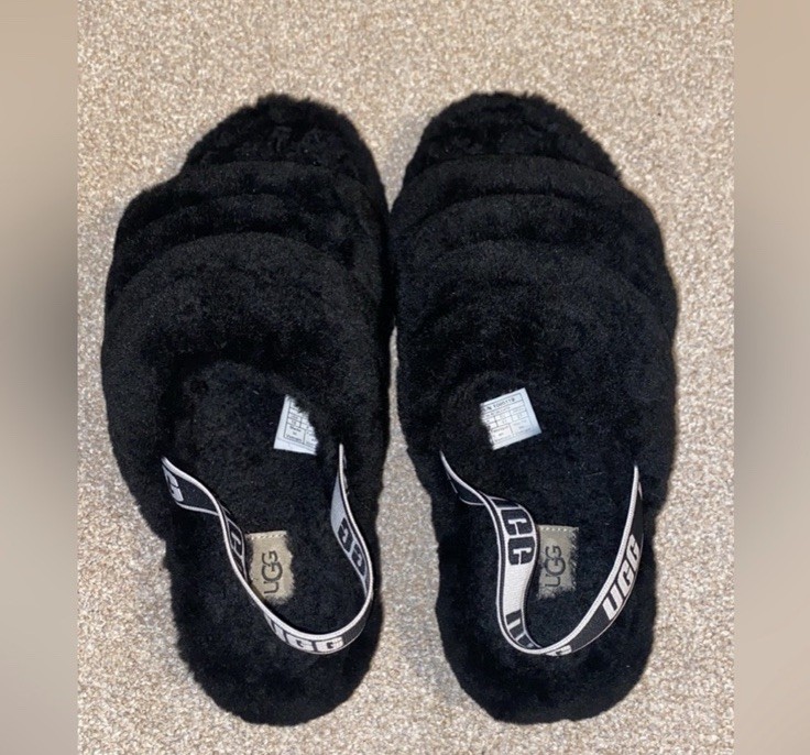 UGG Fluff Yeah Women’s US 10 Black Faux Fur Slide Slippers Open Toe Logo Strap