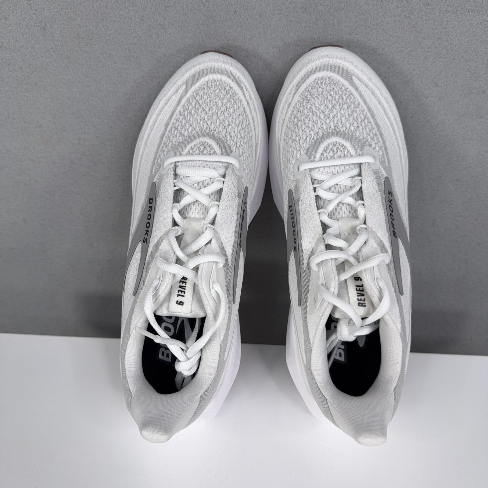 Brooks Shoes Womens Size 10.5 White Revel 9 Lightweight Running Sneakers Mesh