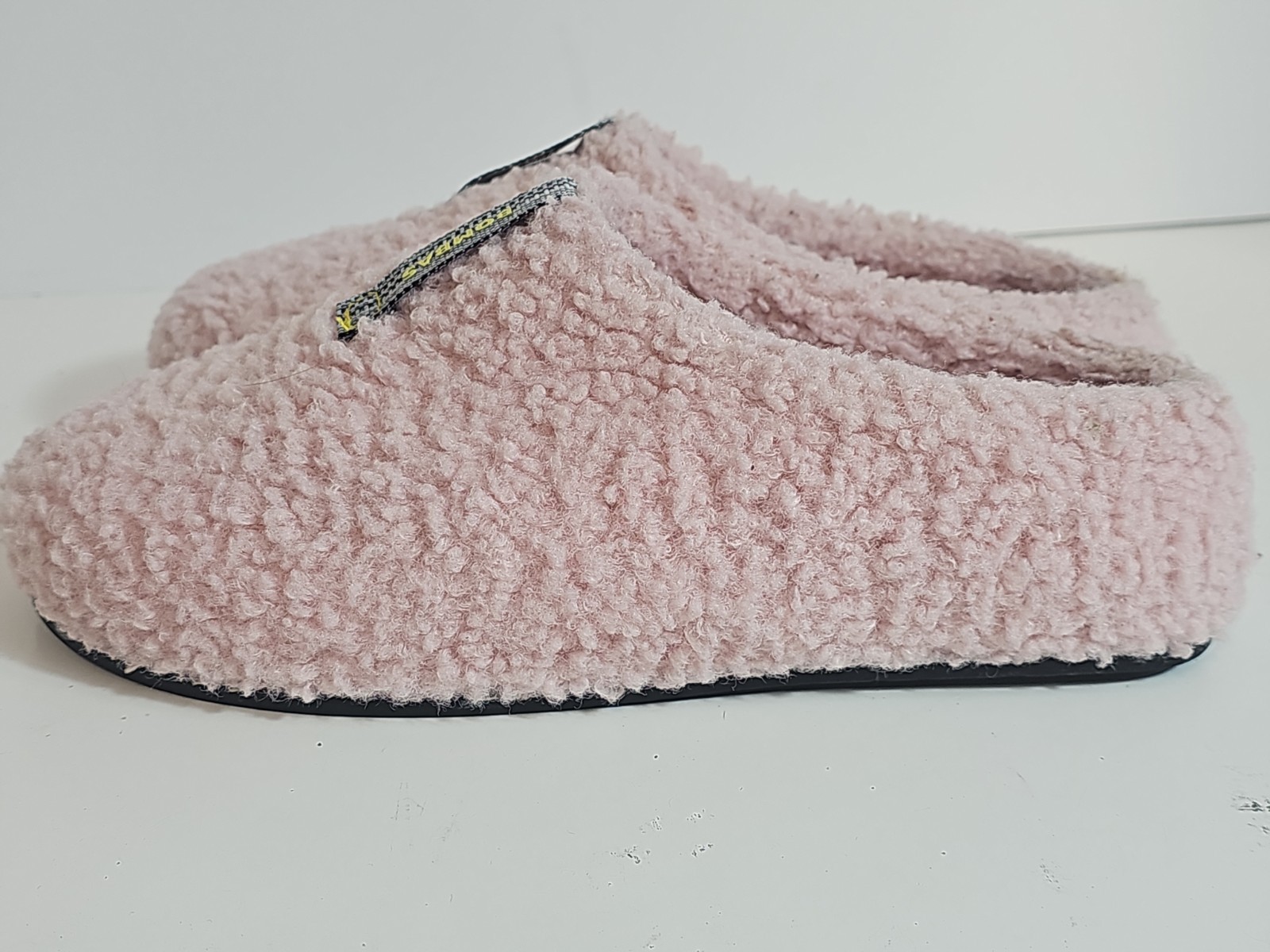 Bombas Woman’s Size 7″ Sunday Slipper Faux Sherpa Slipper Plush Foam Footbed