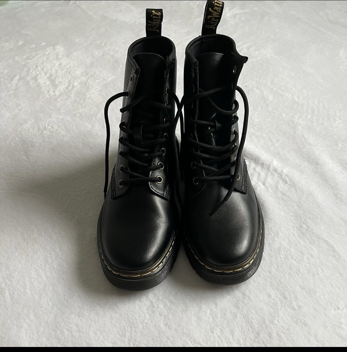 Dr. Martens 1460 Women’s Original Smooth Leather Lace Up Boots – Black, Size 8
