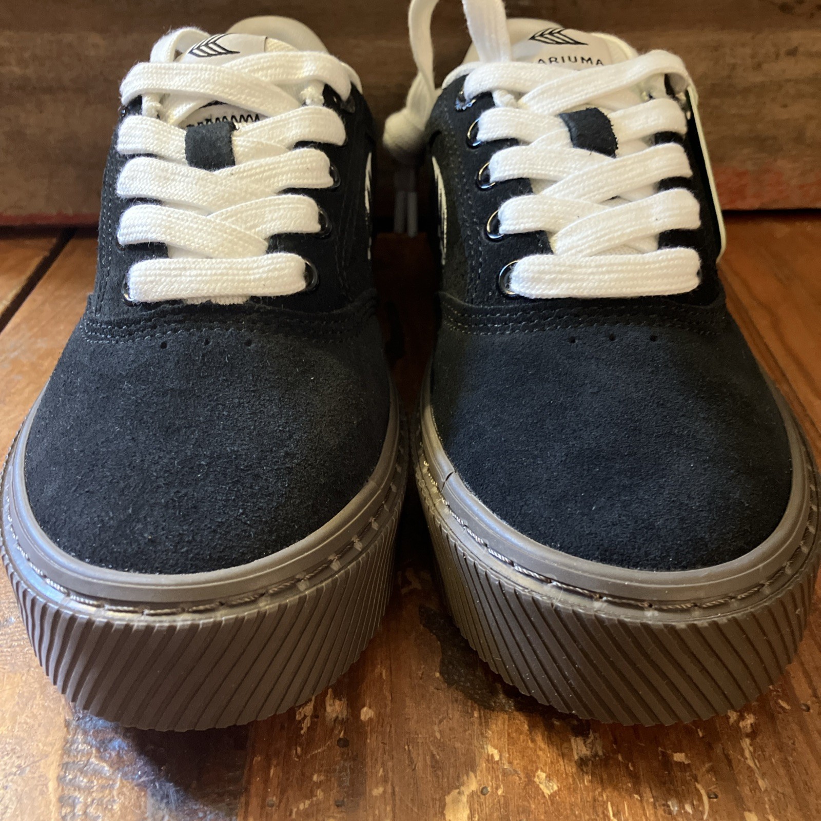 Cariuma NAIOCA PRO Suede Canvas Logo Sneaker Black Ivory Sz Women 5 Men 3.5