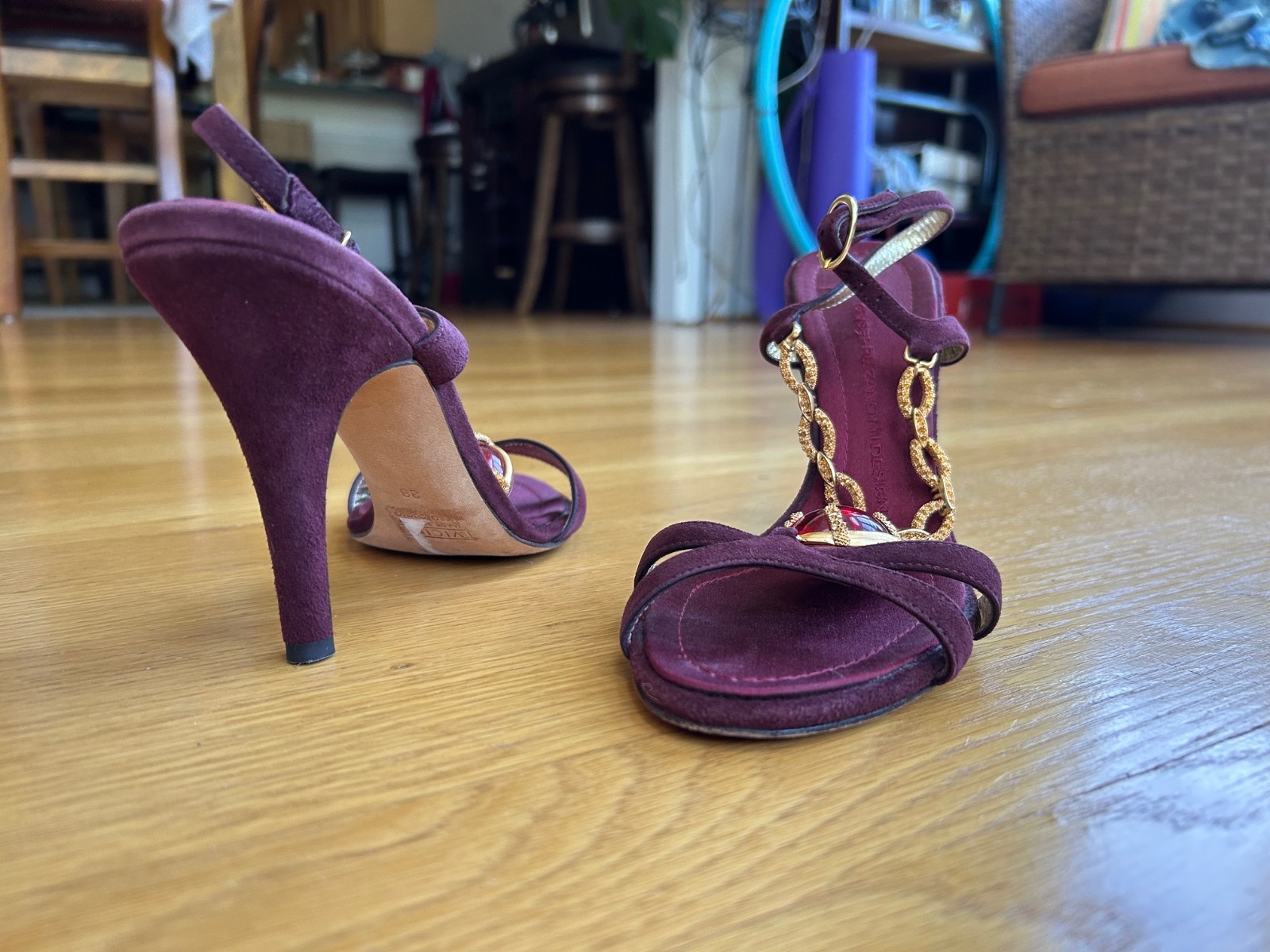 GIUSEPPE ZANOTTI Burgundy Suede Gold Chain &Red Jewel T-Strap Sandals IT 38 Good