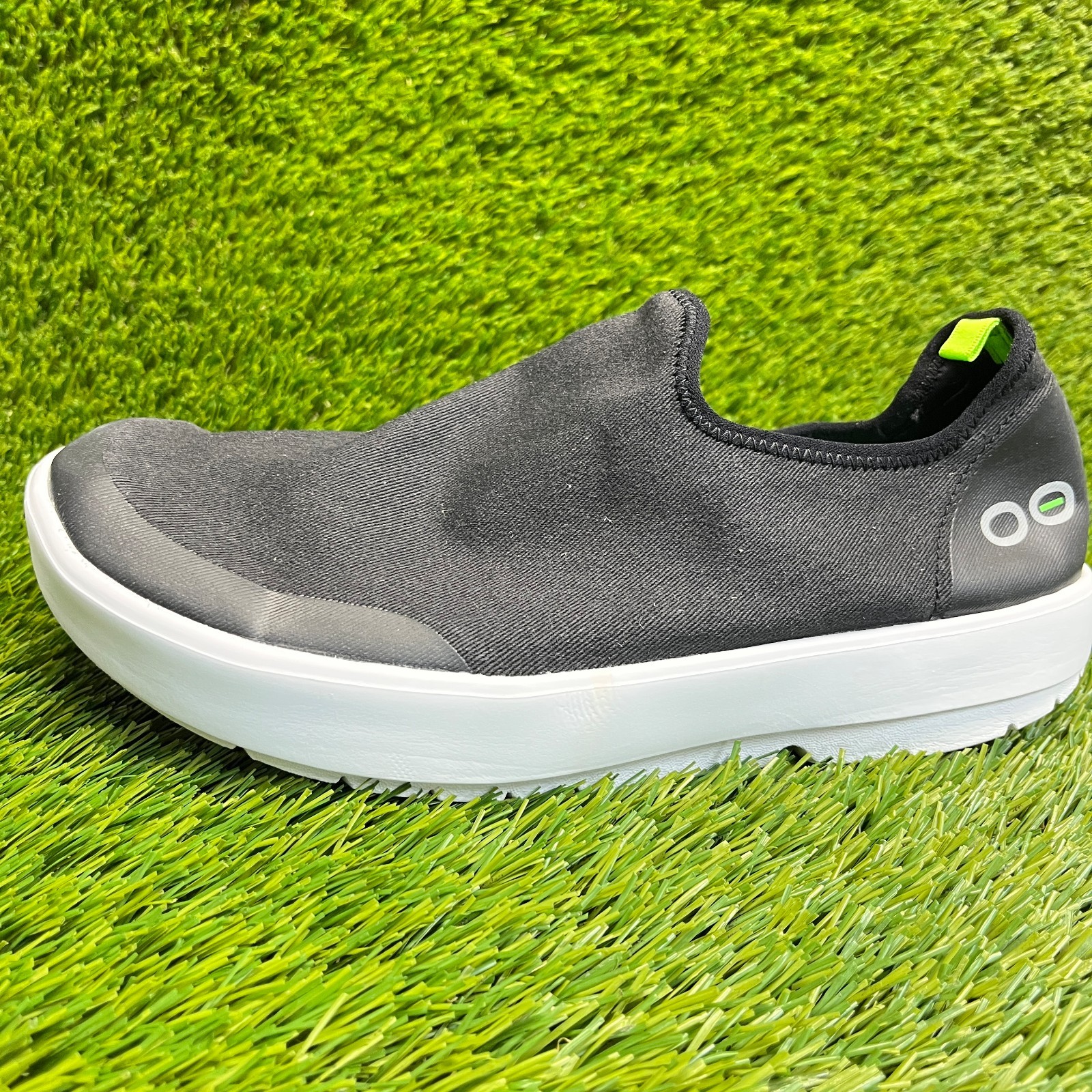 OOFOS OOmg eeZee Low Womens Size 11 Black Casual Walking Slip On Recovery Shoes