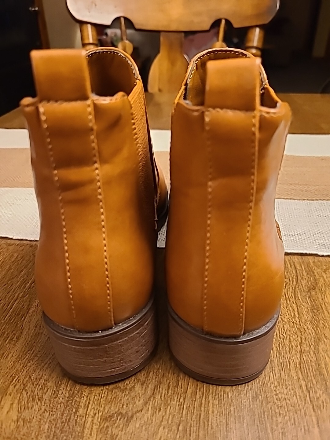 NEW NATURAL REFLECTIONS Women’s 6.5 Tan Booties Boots Luggage Classy Comfy