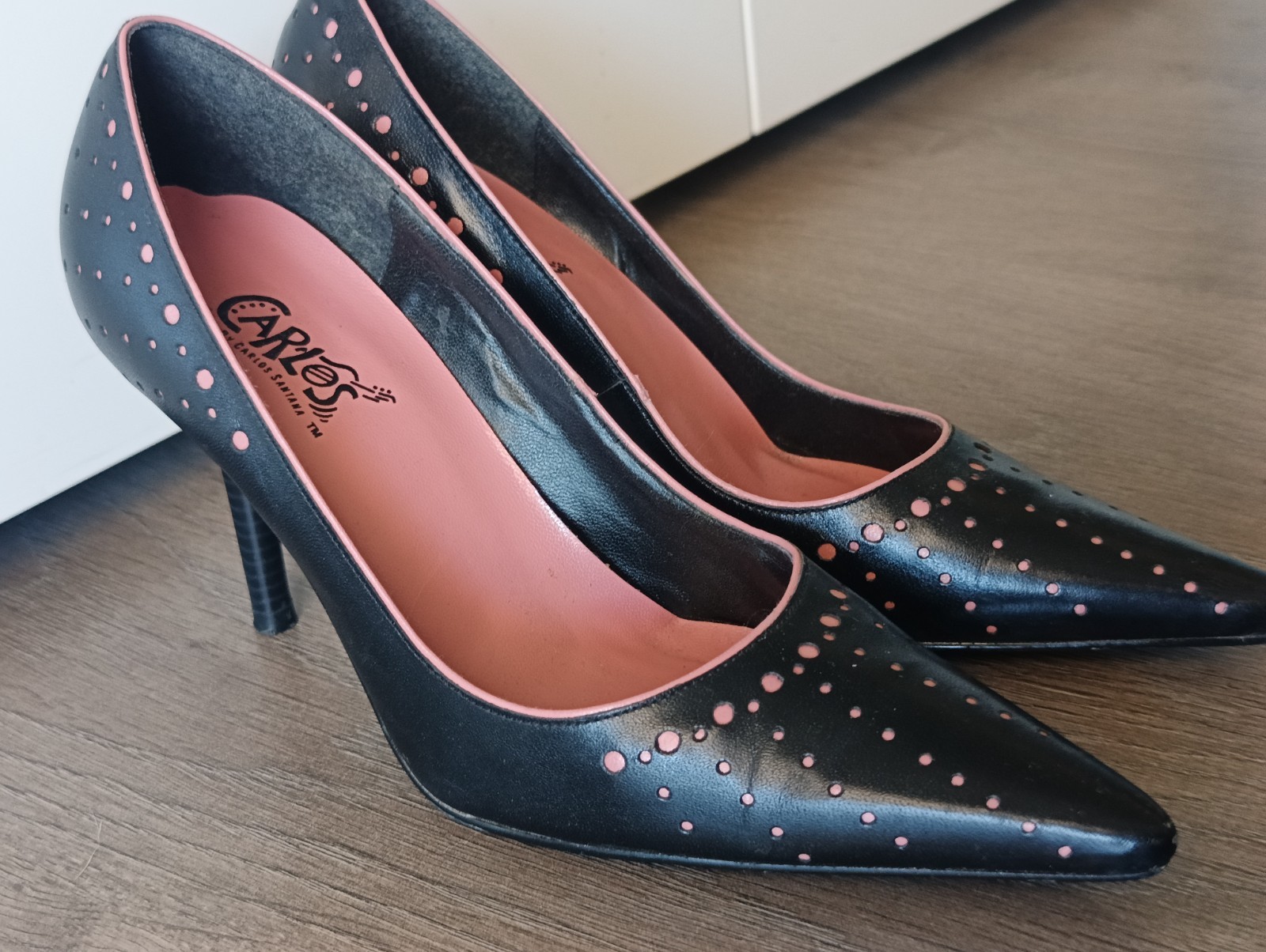 Carlos by Carlos Santana stilettos size 38 (8M) black pink leather pumps like new