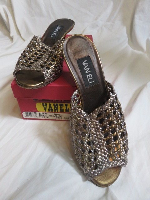 Vaneli Women’s 7.5M Gold/Silver Metallic Sandal with Heel