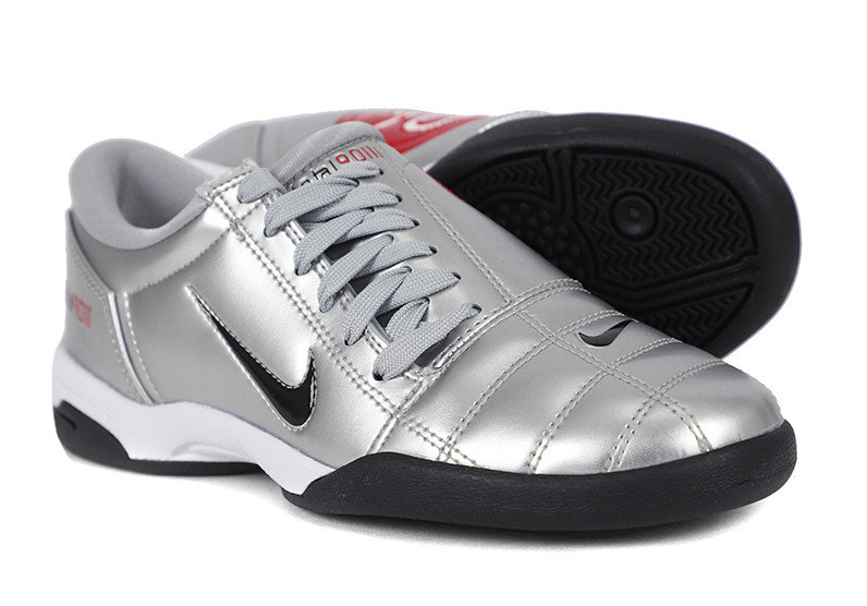 Nike Total 90 III Women’s Soccer Shoes Sports Training Sneakers NWT IM7595-001