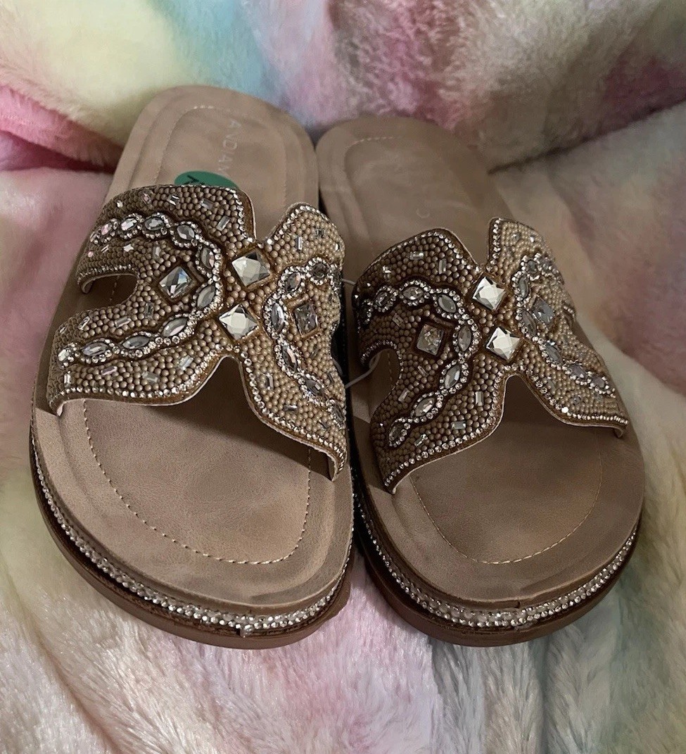 Andiamo Women’s Tan Beaded Rhinestone Slip On Slide Sandals Sz 7 1/2 W New