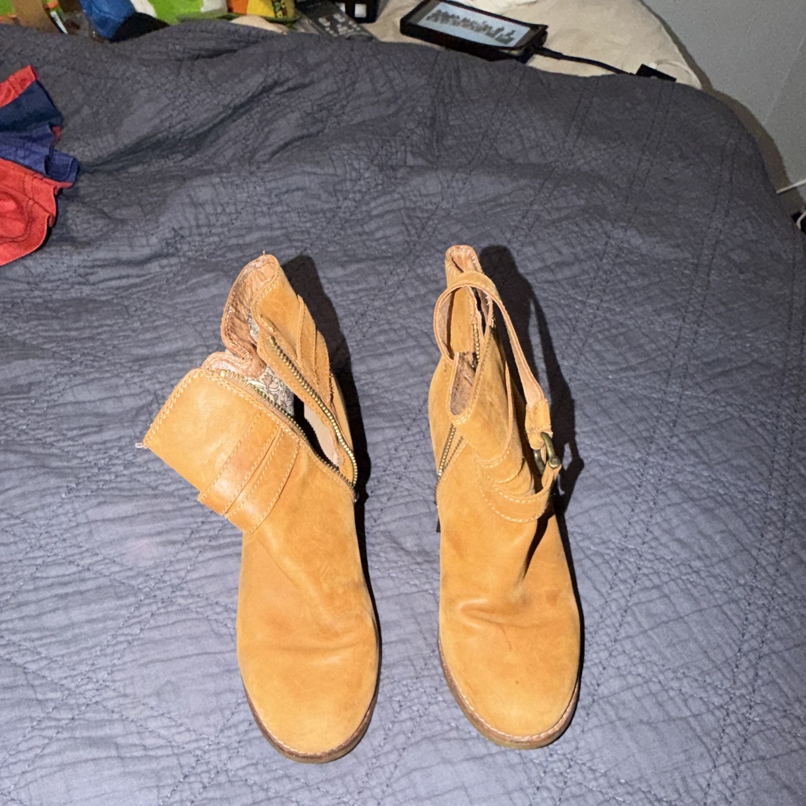 Womens Tan Suede Ankle Bootie Round Toe Block Heel Side Zip Buckle Solid
