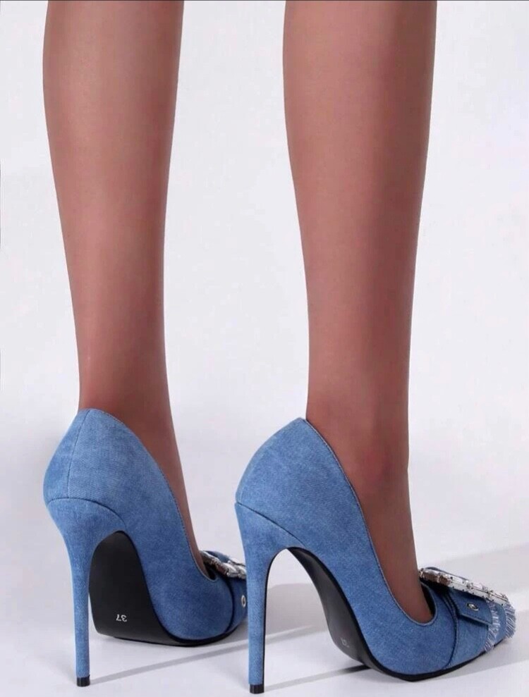 NWB Medium Wash Denim Pointy Toe Jewel Buckle Heels Sz CN42