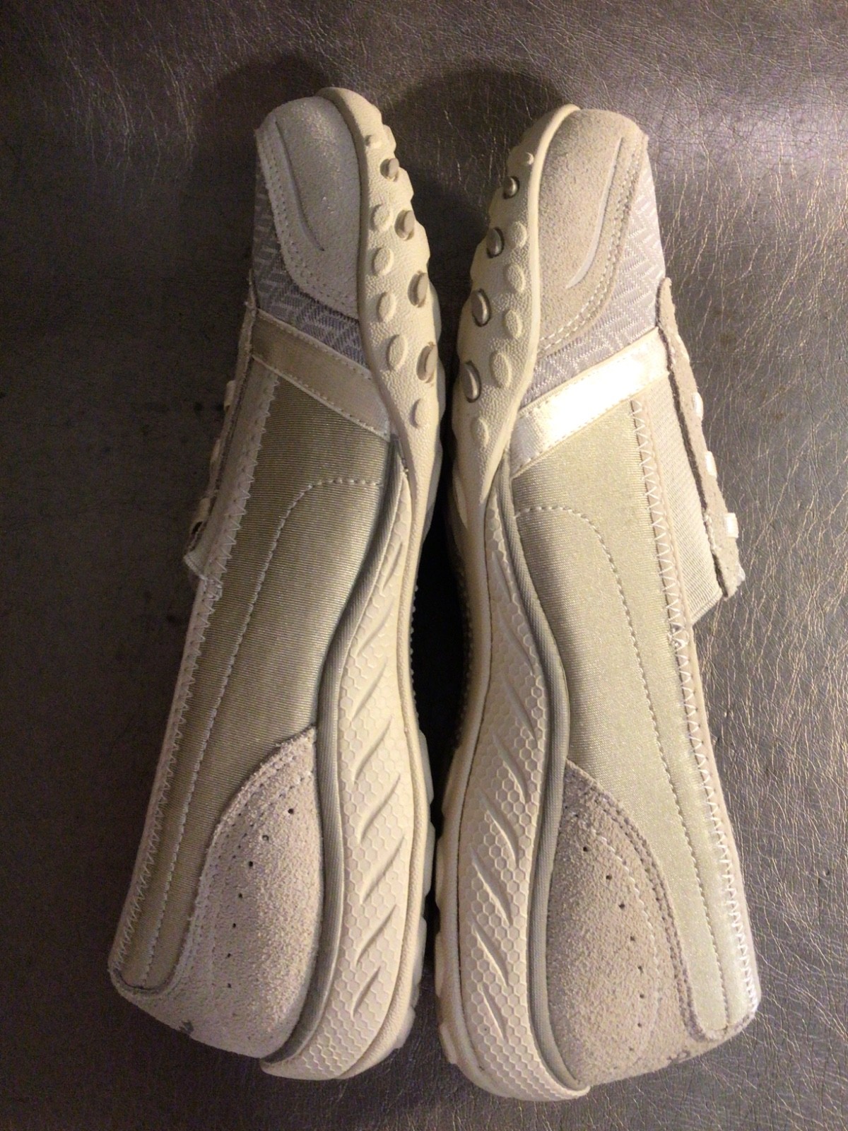 SKECHERS Relaxed Fit Slip-On Memory Foam 22495 Sneakers BEIGE Size 7.5